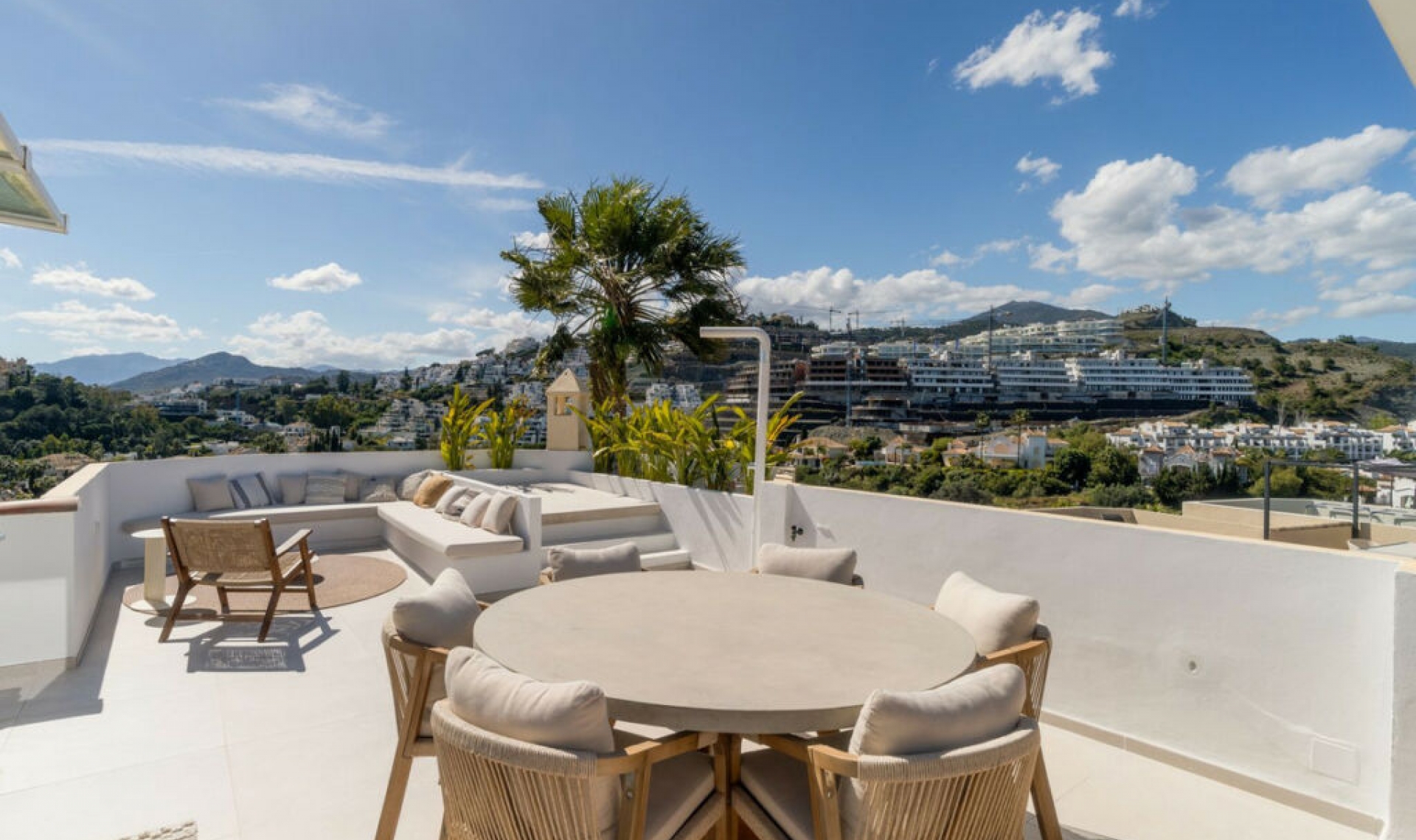 Resale - Apartment -
La Quinta