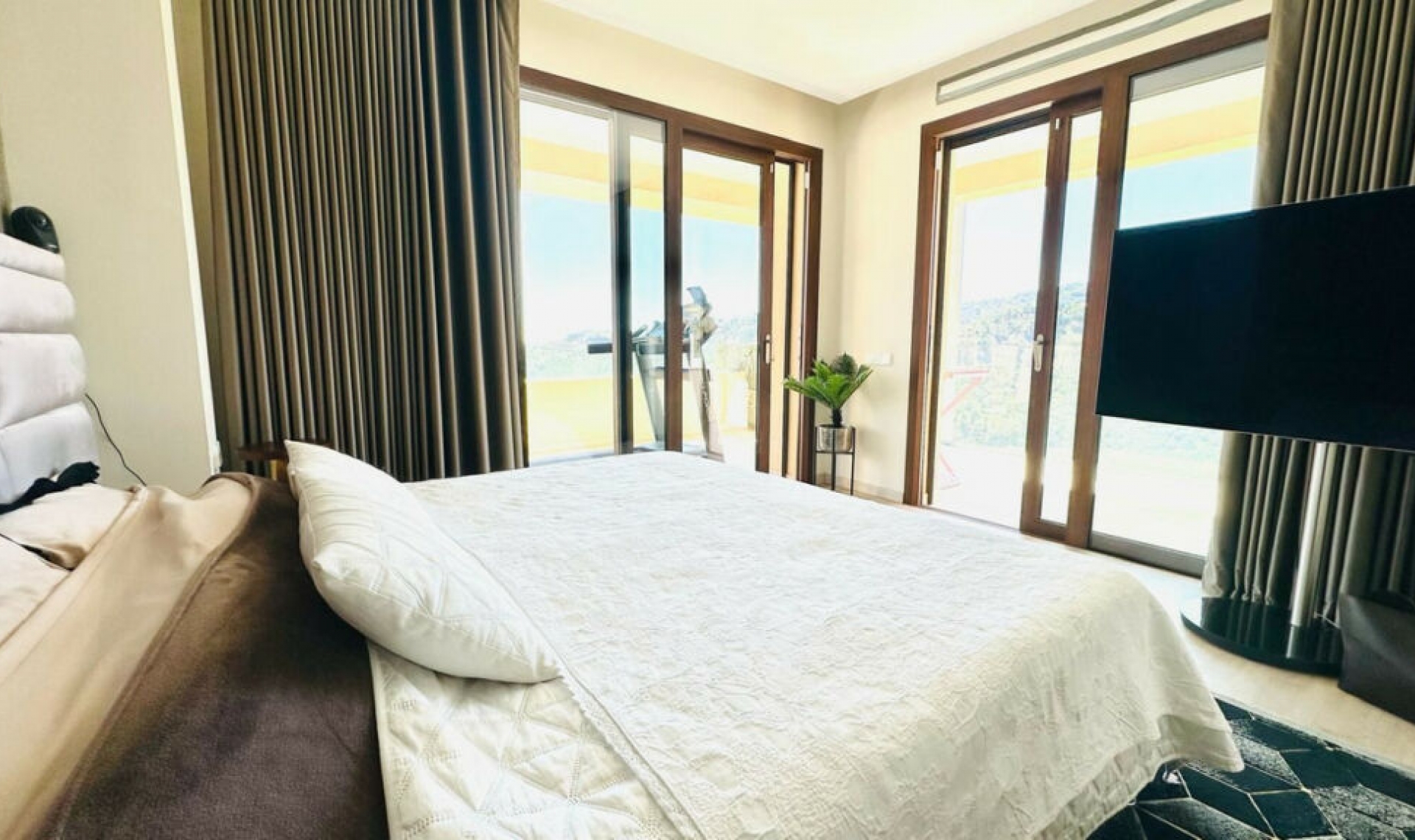 Resale - Apartment -
La Quinta