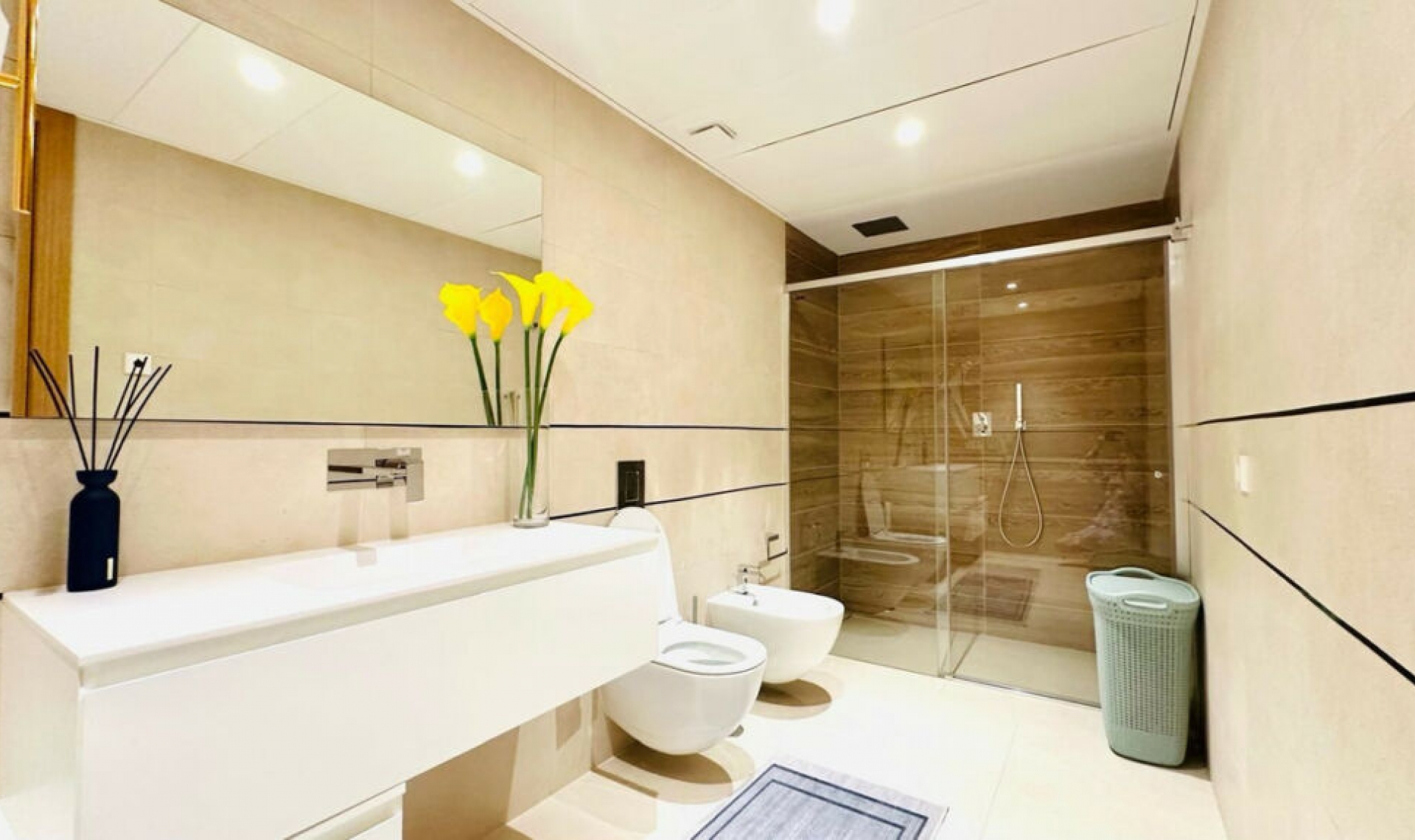 Resale - Apartment -
La Quinta