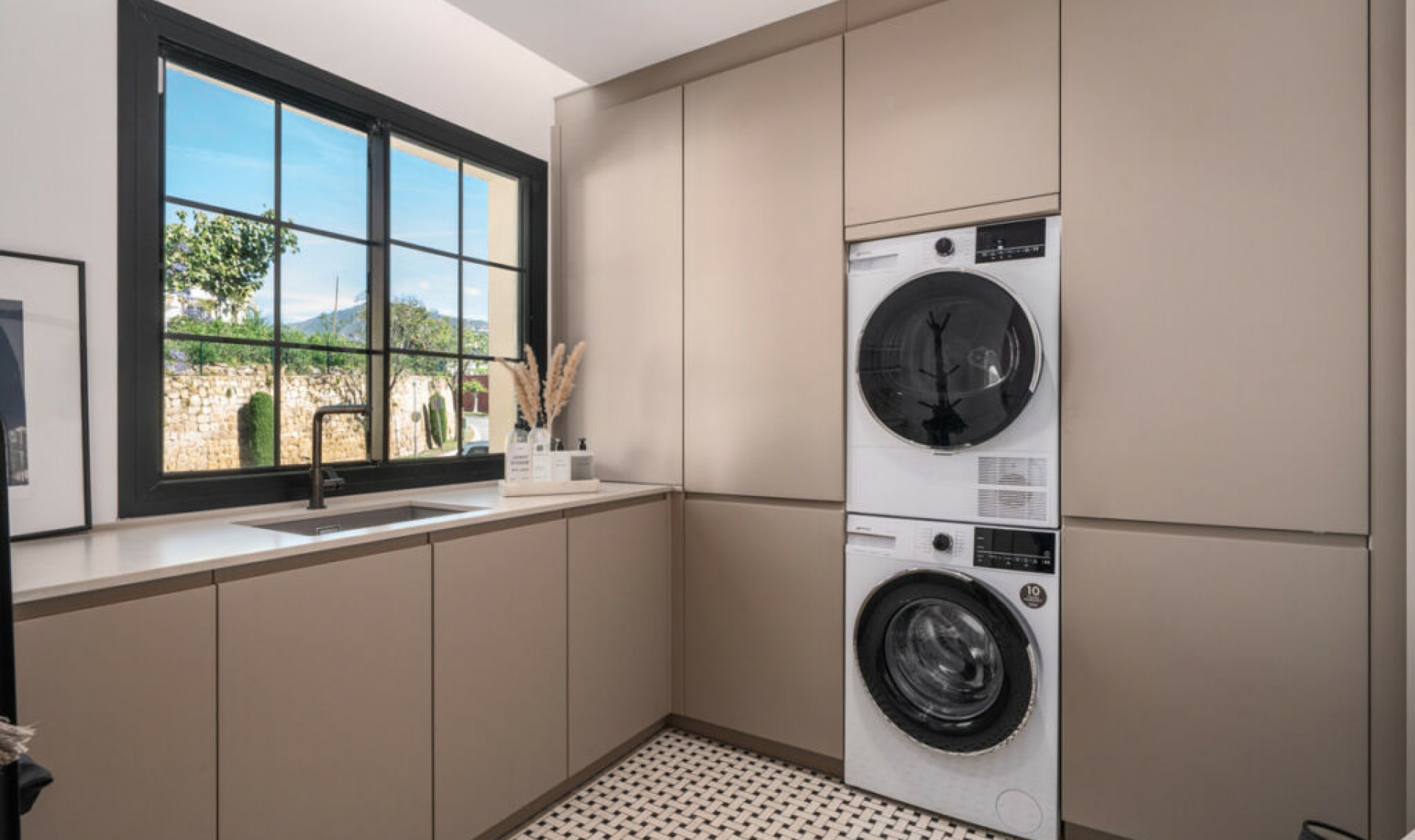 Resale - Apartment -
La Quinta