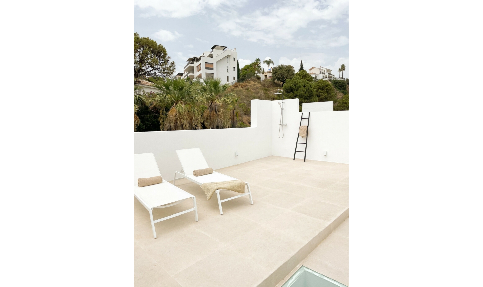 Resale - Apartment -
La Quinta