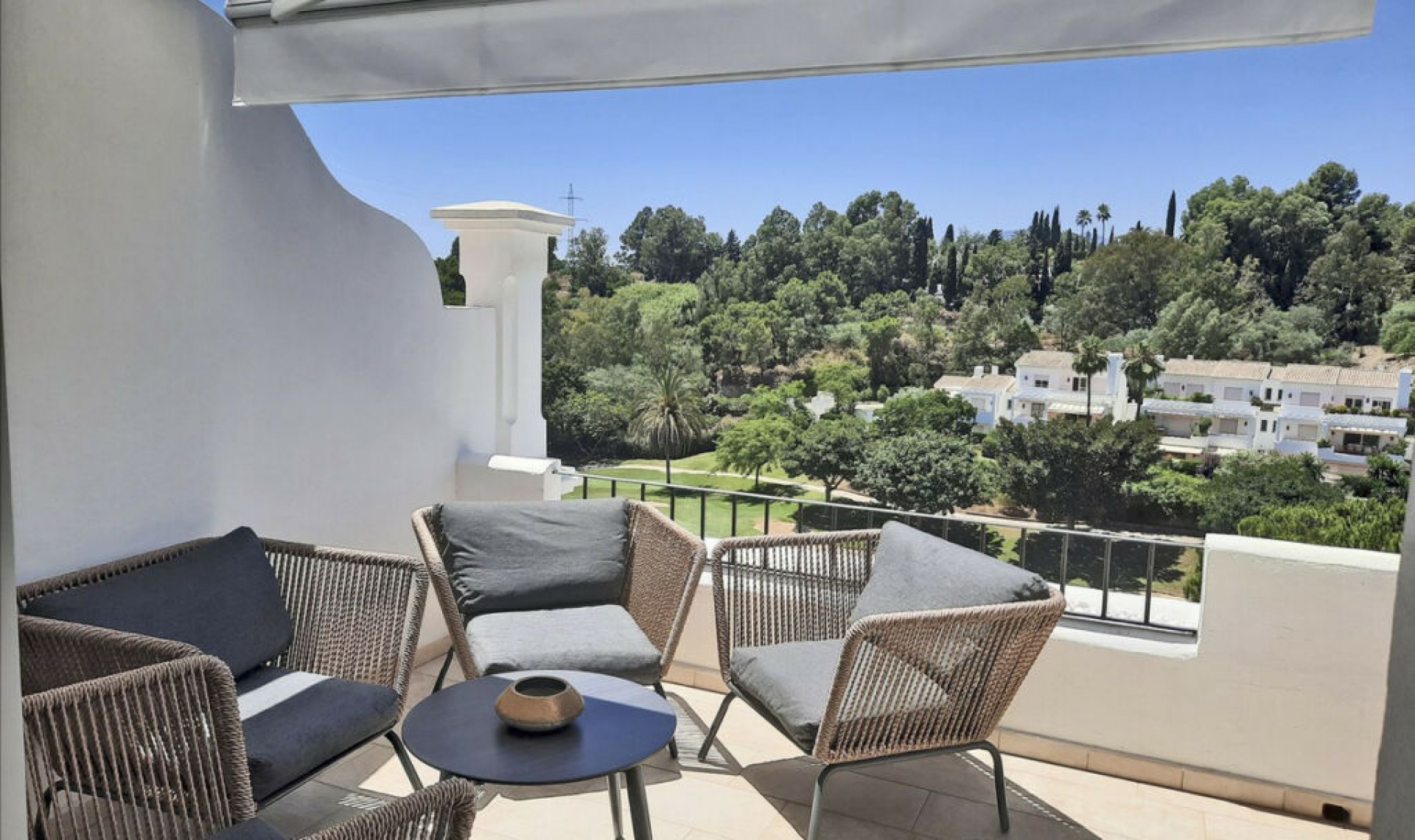 Resale - Apartment -
La Quinta