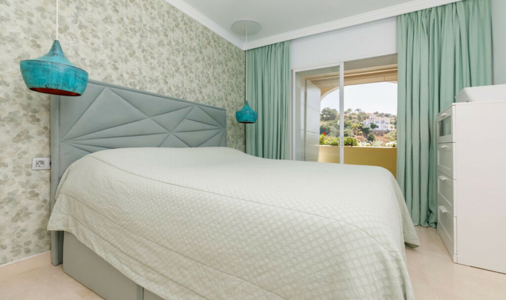 Resale - Apartment -
La Quinta