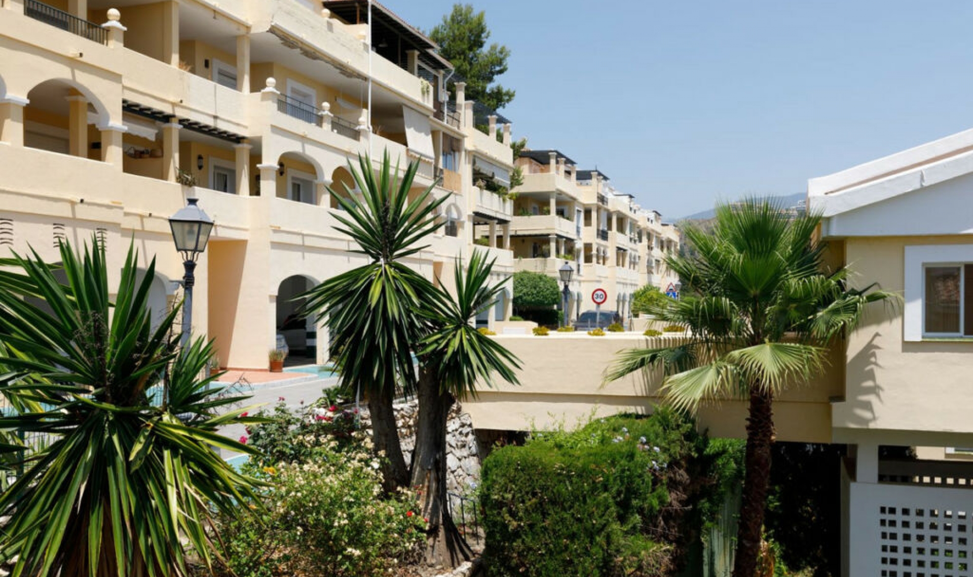 Resale - Apartment -
La Quinta