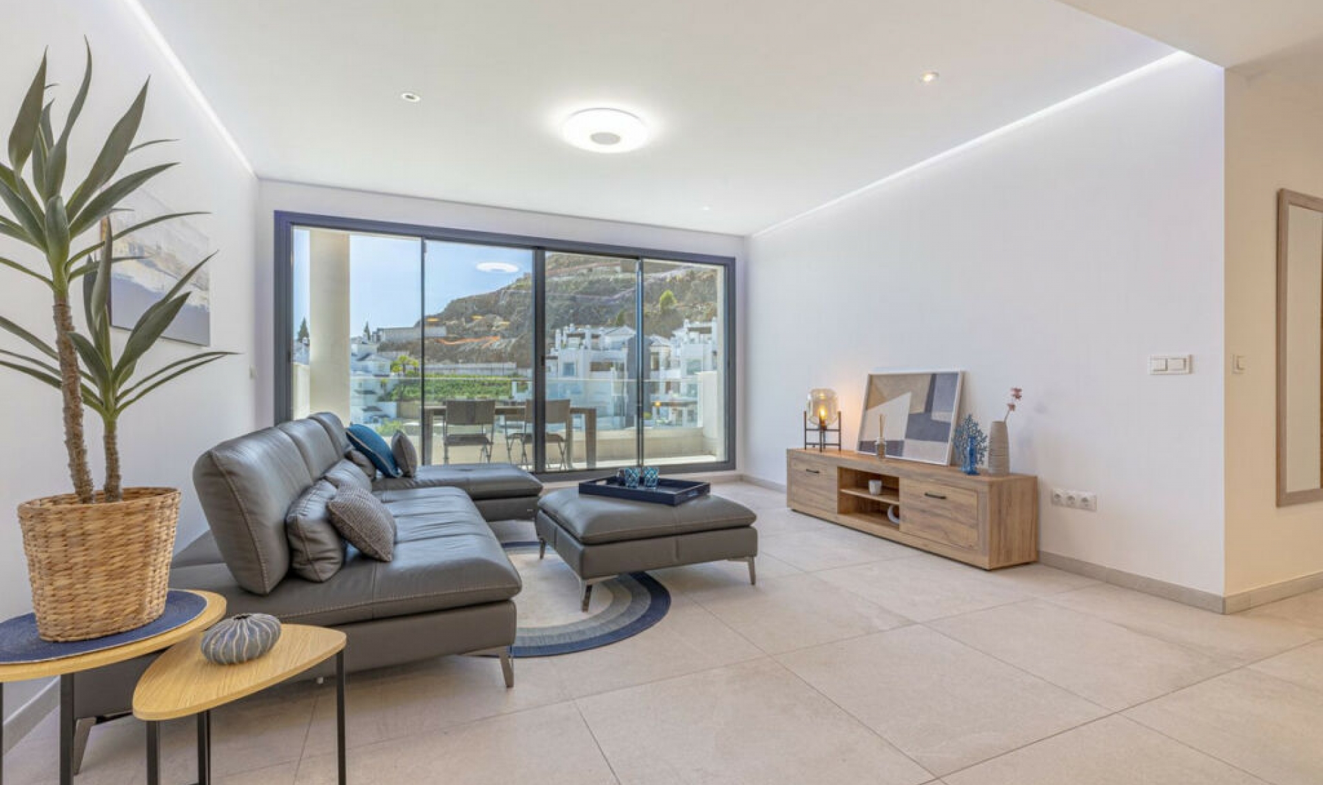 Resale - Apartment -
La Quinta
