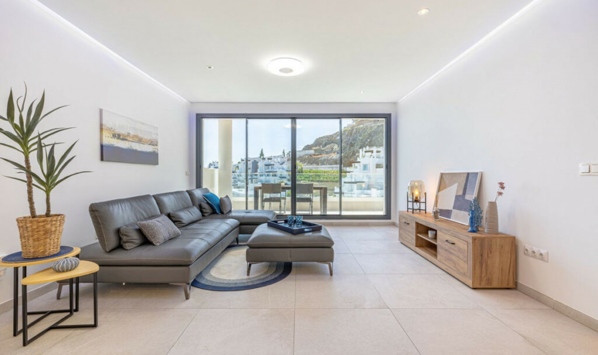 Resale - Apartment -
La Quinta