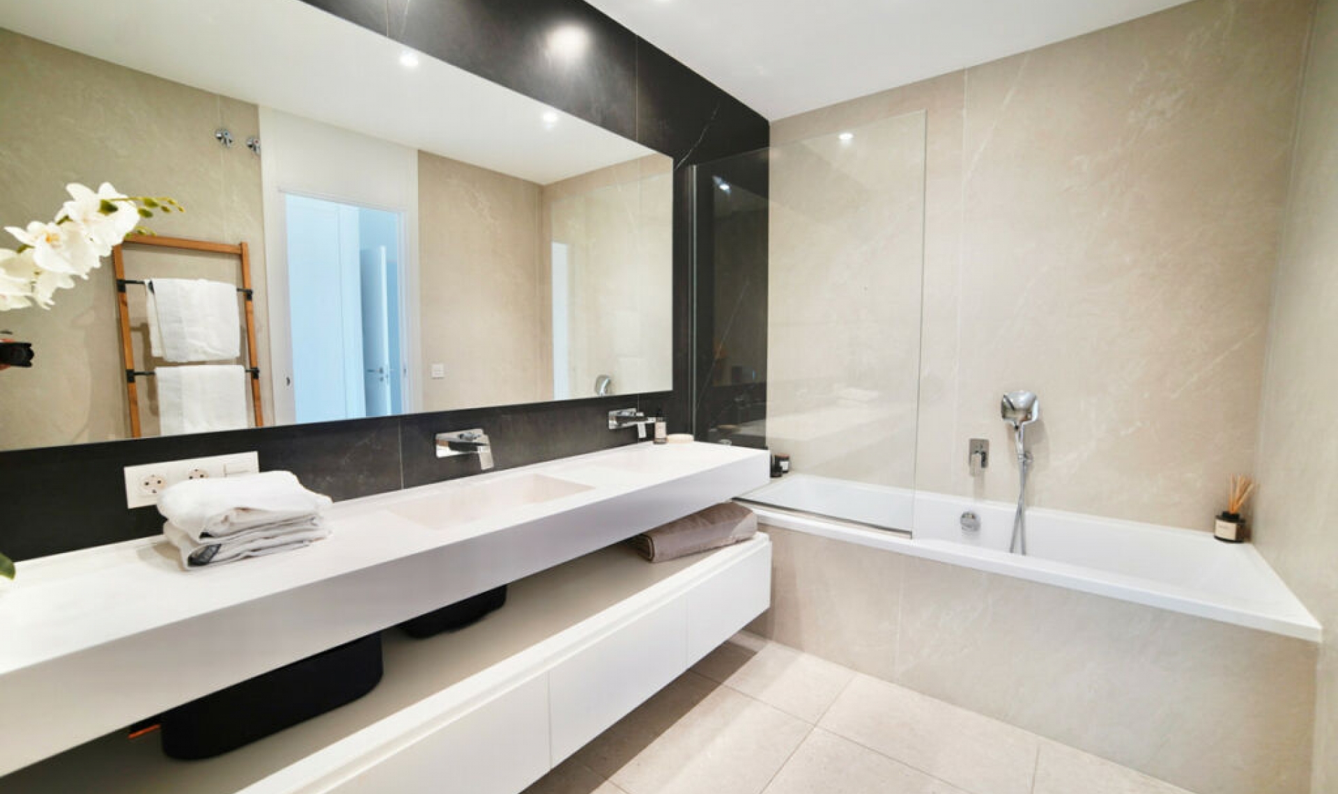 Resale - Apartment -
La Quinta