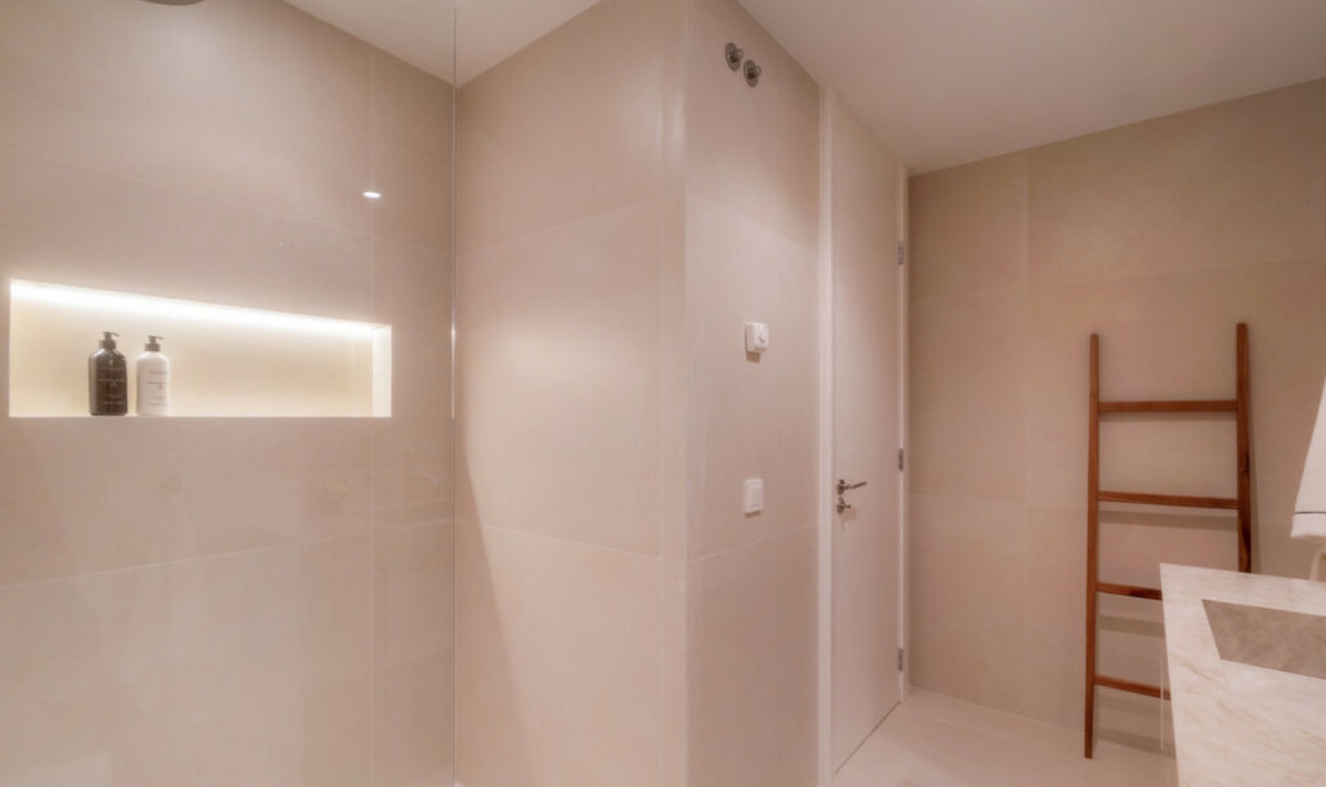Resale - Apartment -
La Quinta
