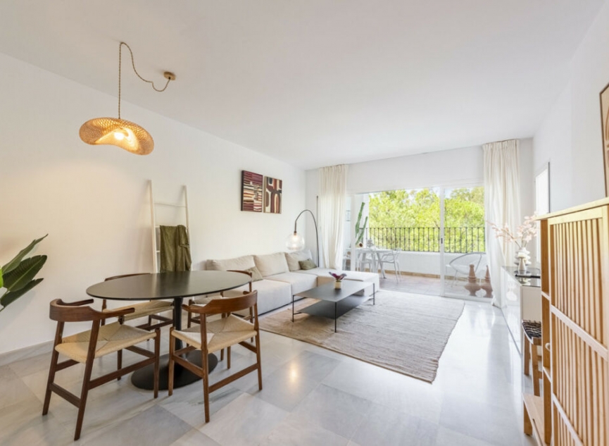 Resale - Apartment -
La Quinta
