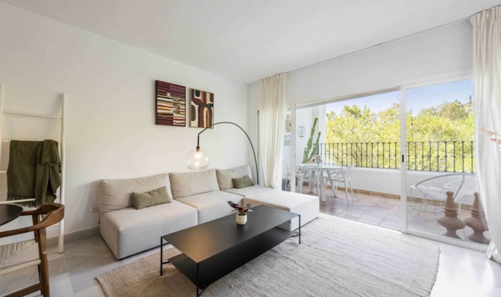 Resale - Apartment -
La Quinta