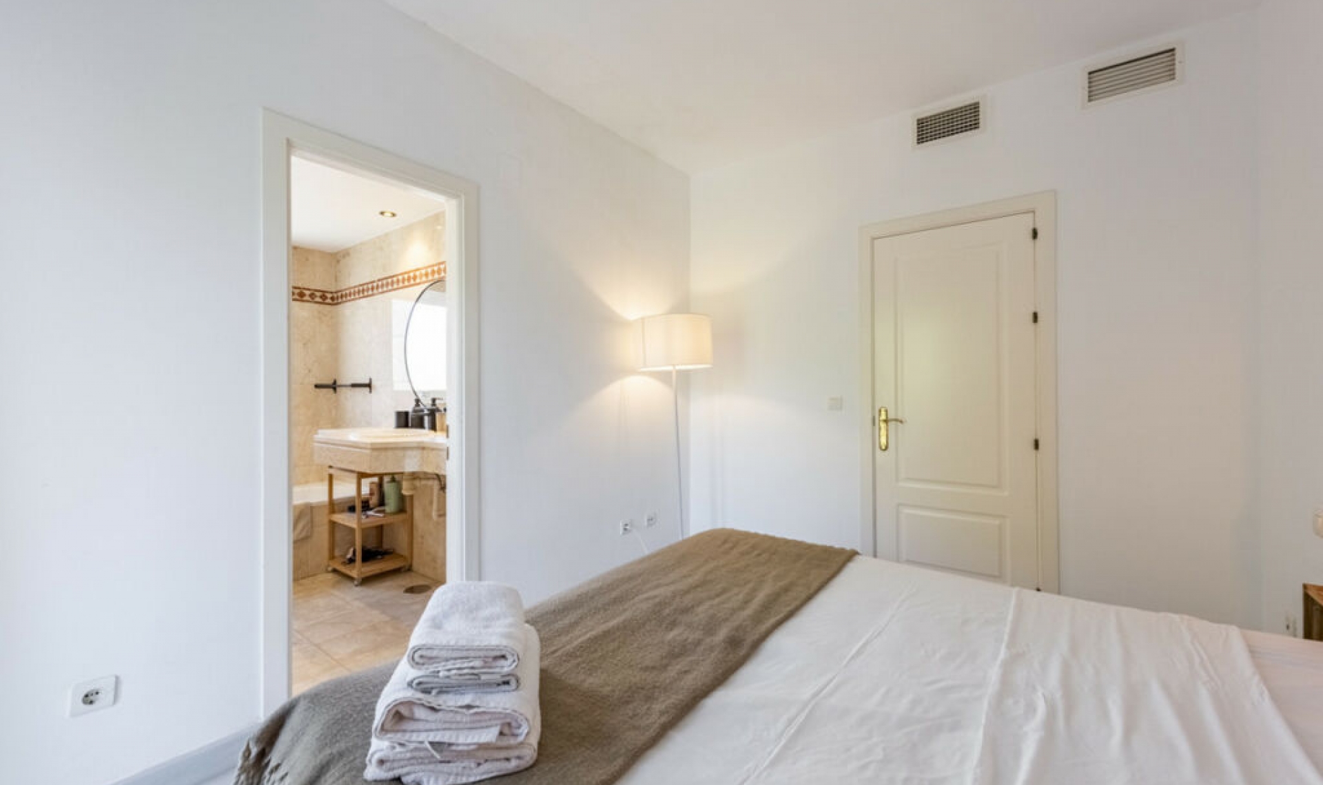 Resale - Apartment -
La Quinta