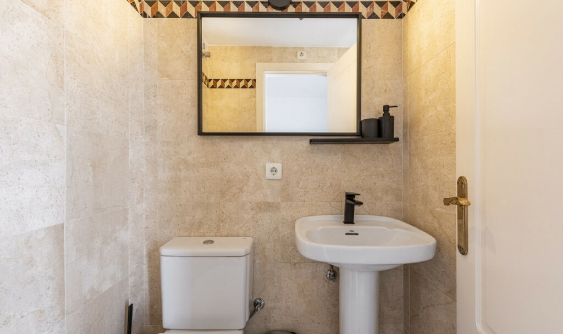 Resale - Apartment -
La Quinta