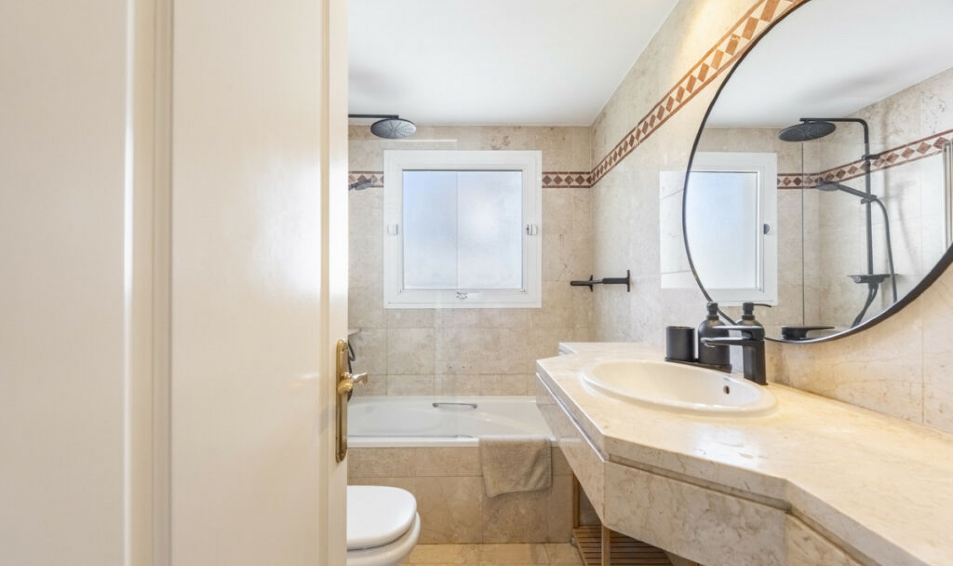 Resale - Apartment -
La Quinta