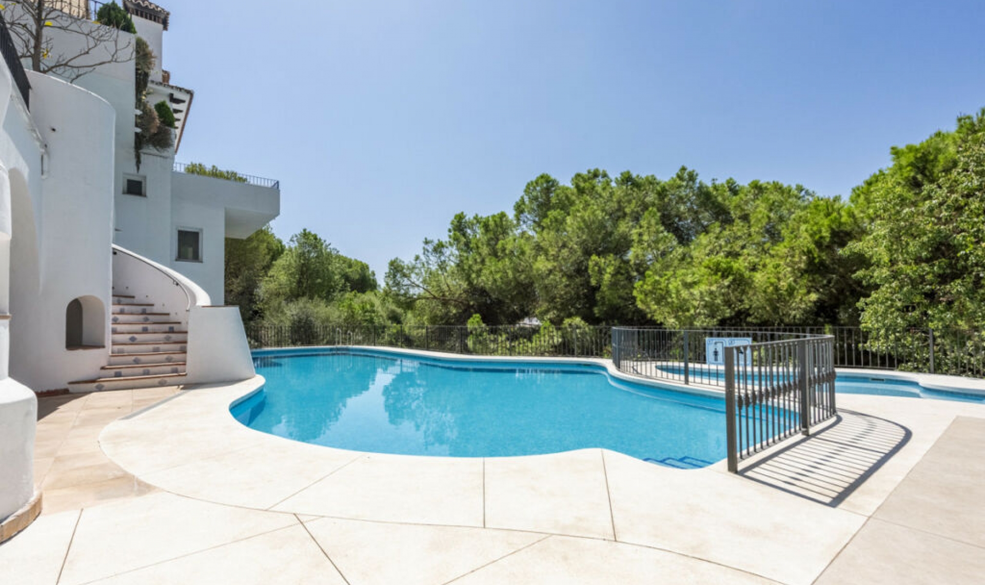 Resale - Apartment -
La Quinta