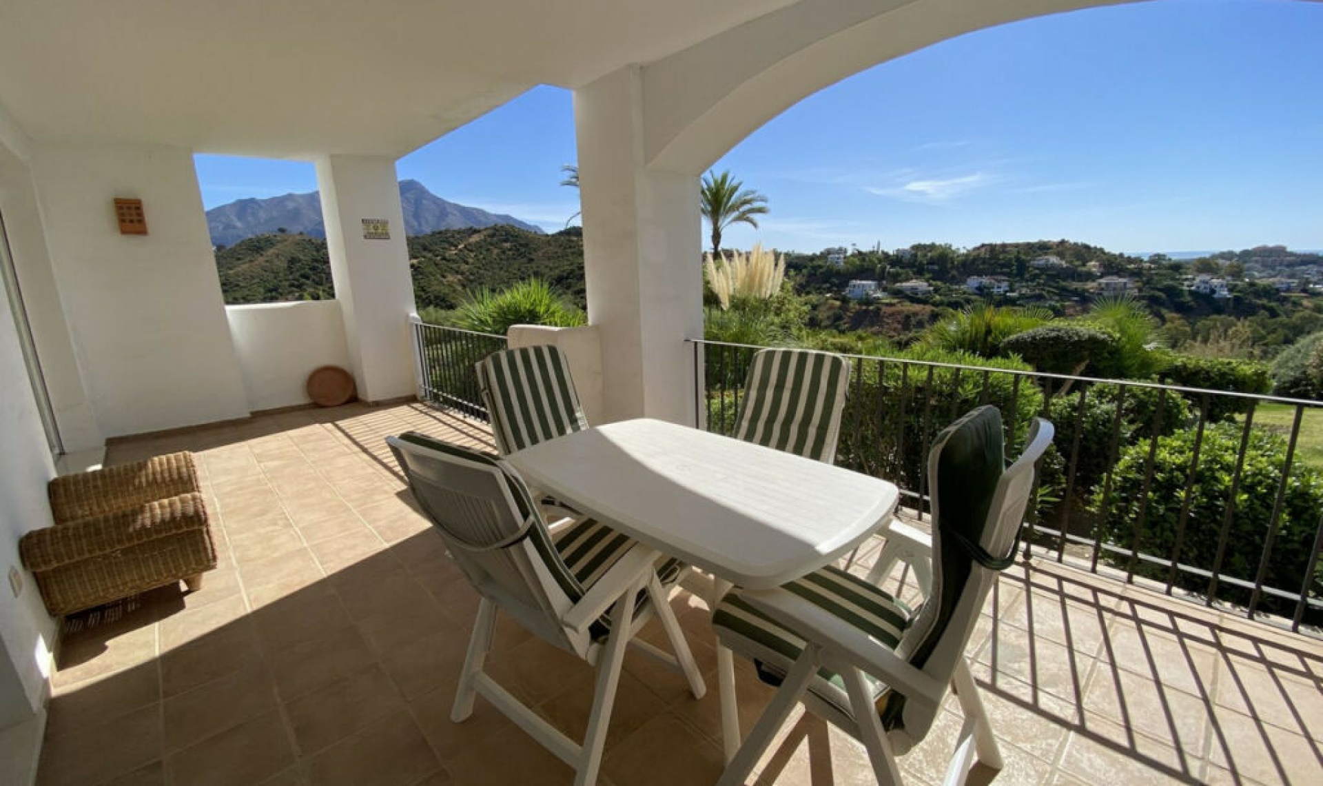 Resale - Apartment -
La Quinta