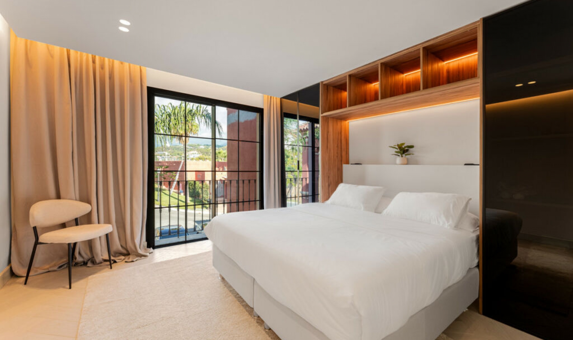 Resale - Apartment -
La Quinta