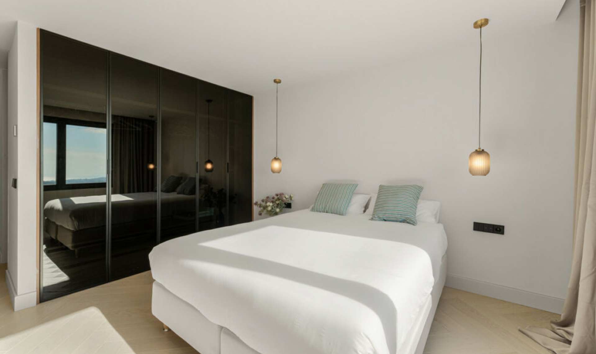 Resale - Apartment -
La Quinta