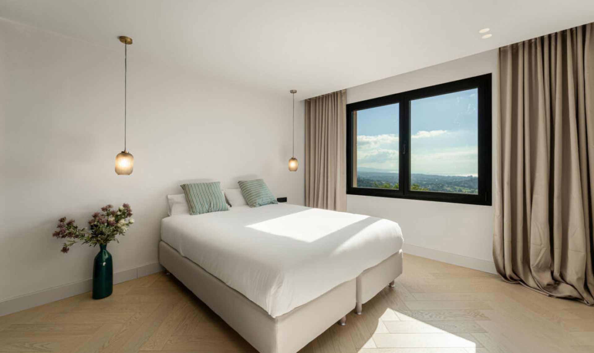 Resale - Apartment -
La Quinta