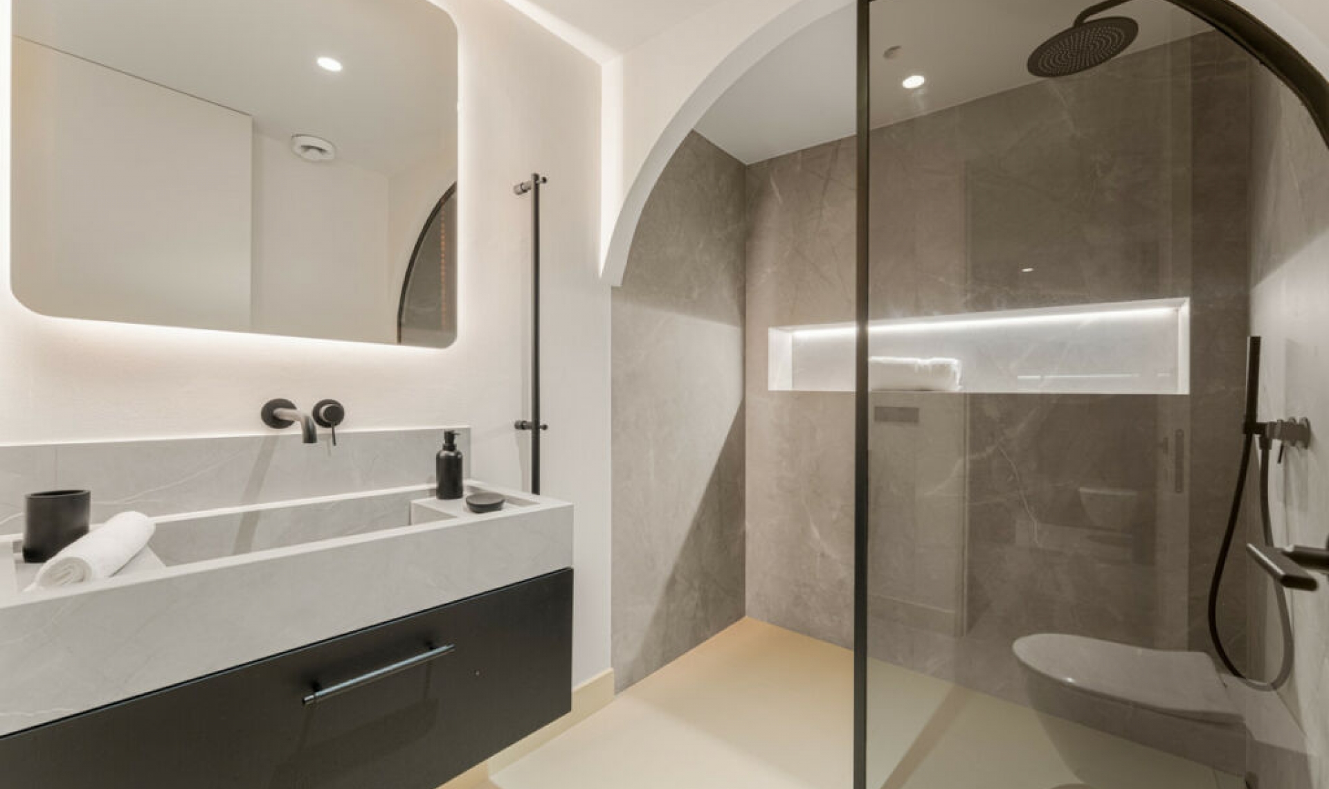 Resale - Apartment -
La Quinta