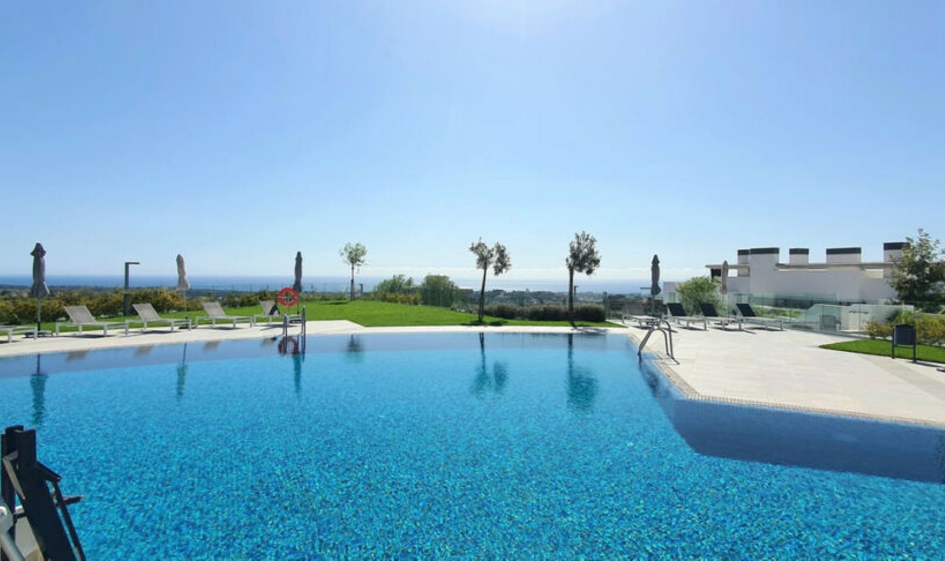 Resale - Apartment -
La Quinta