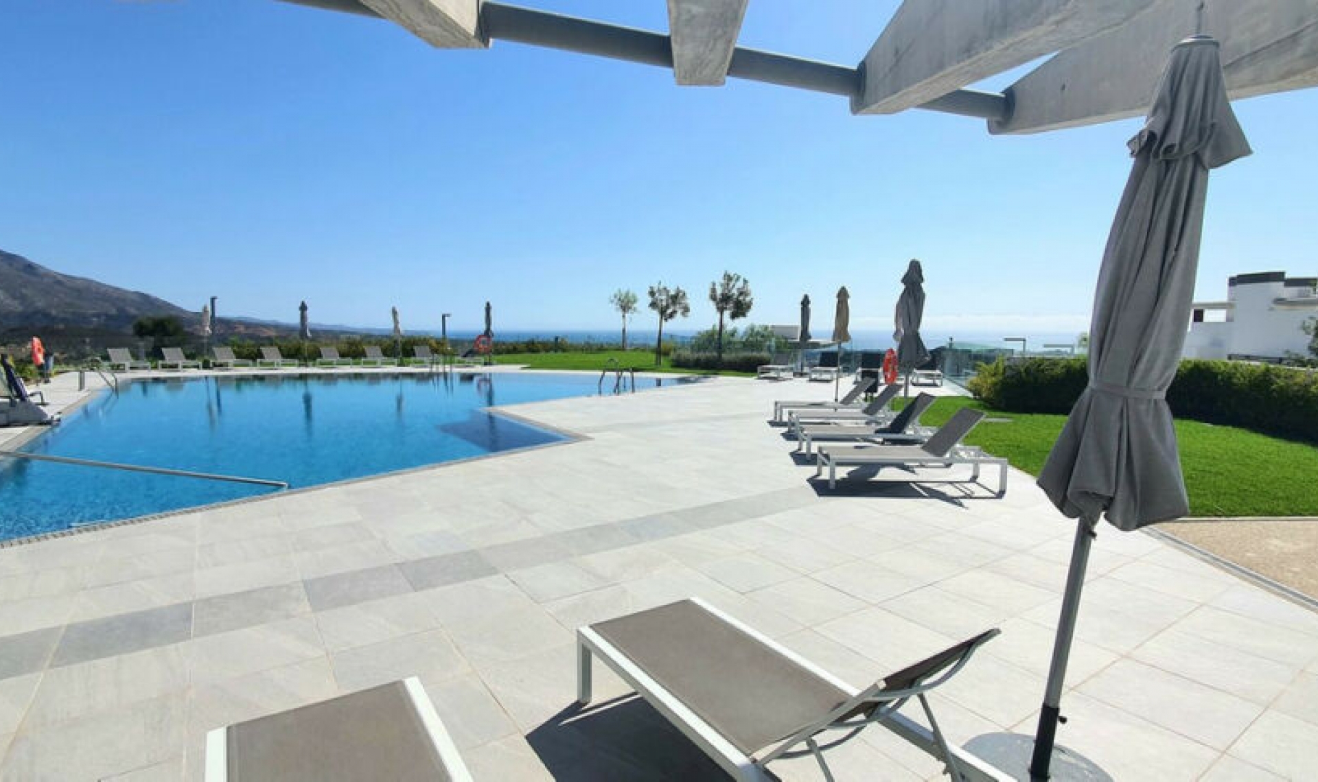 Resale - Apartment -
La Quinta