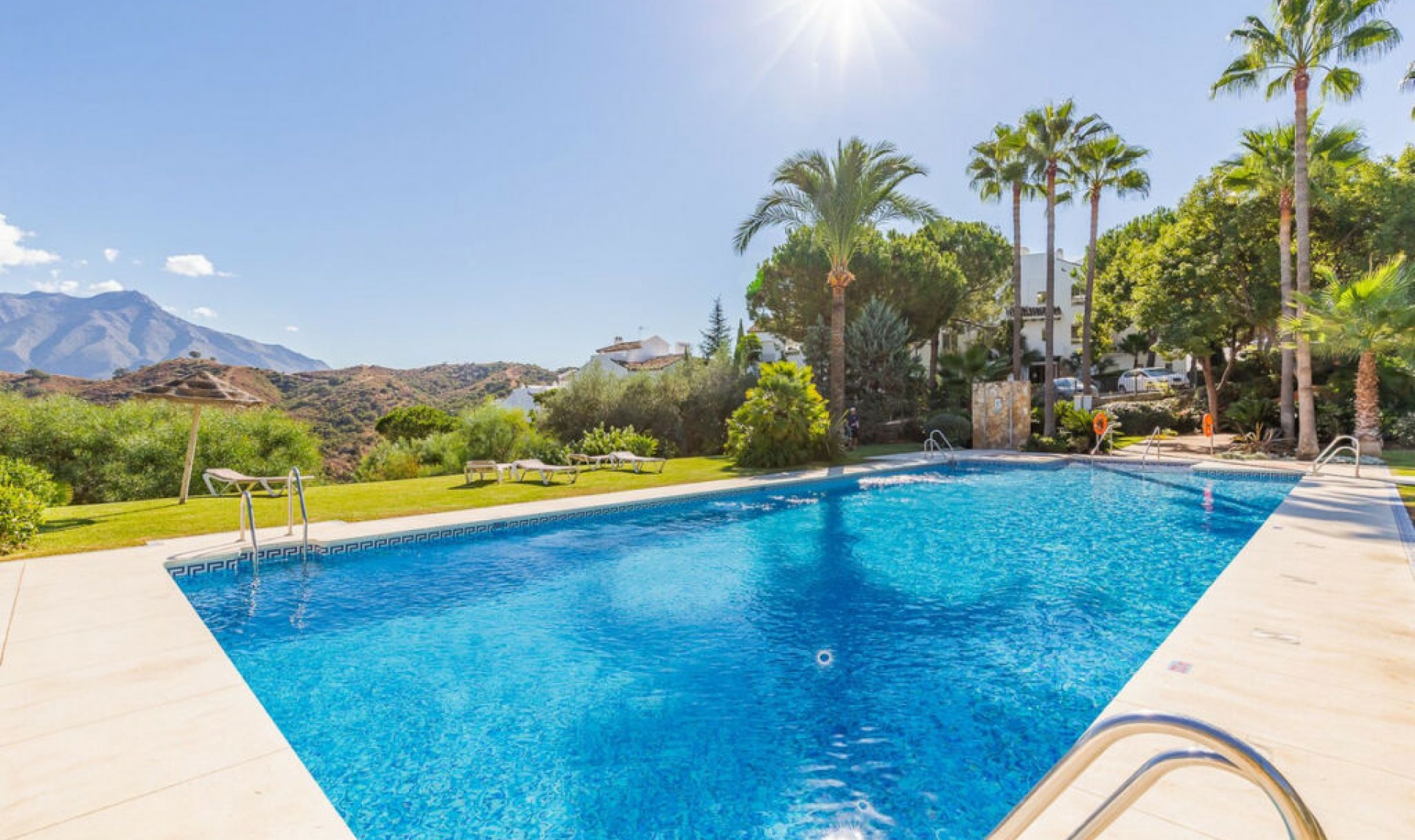 Resale - Apartment -
La Quinta