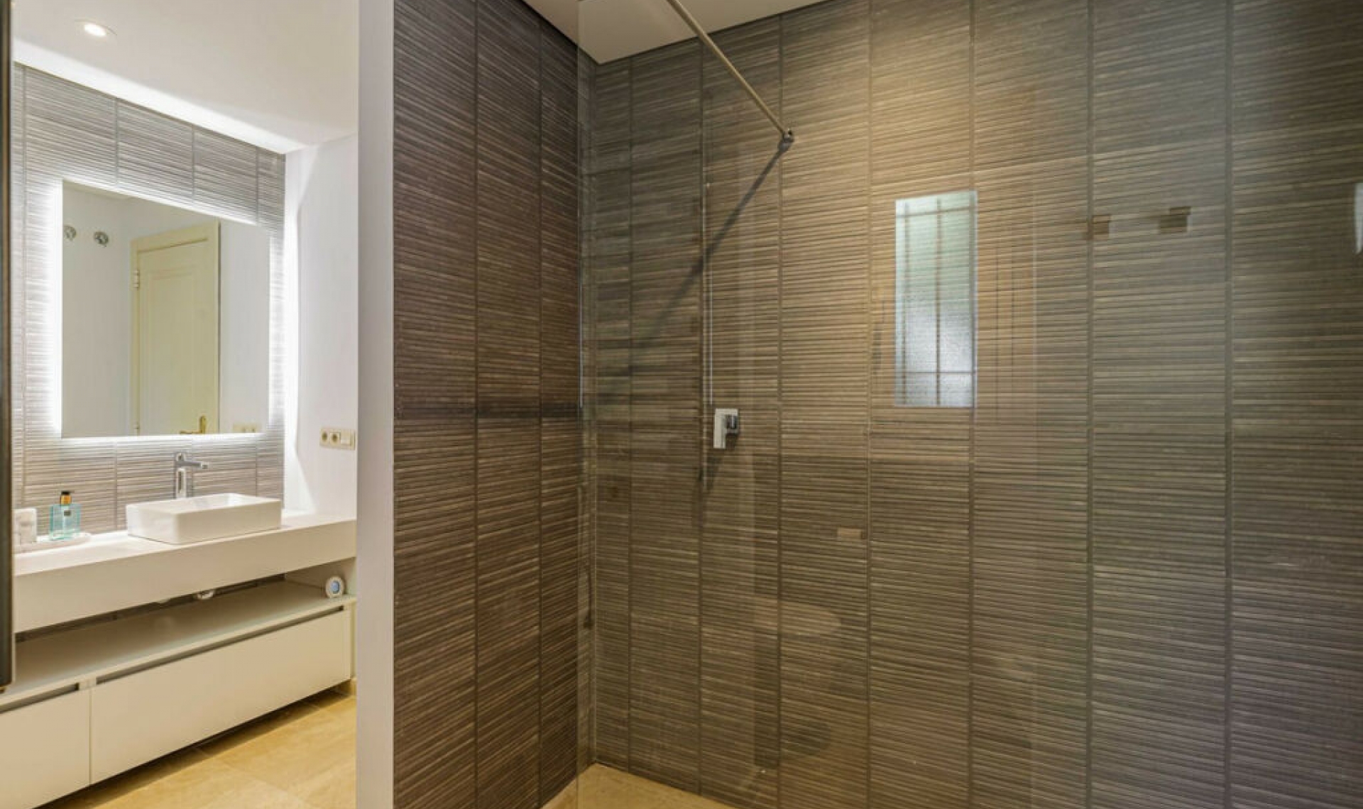 Resale - Apartment -
La Quinta