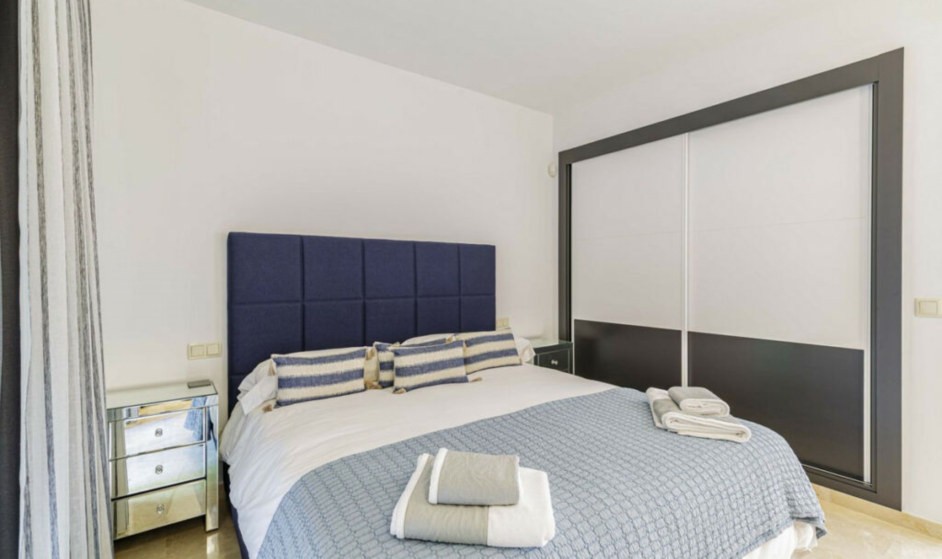 Resale - Apartment -
La Quinta