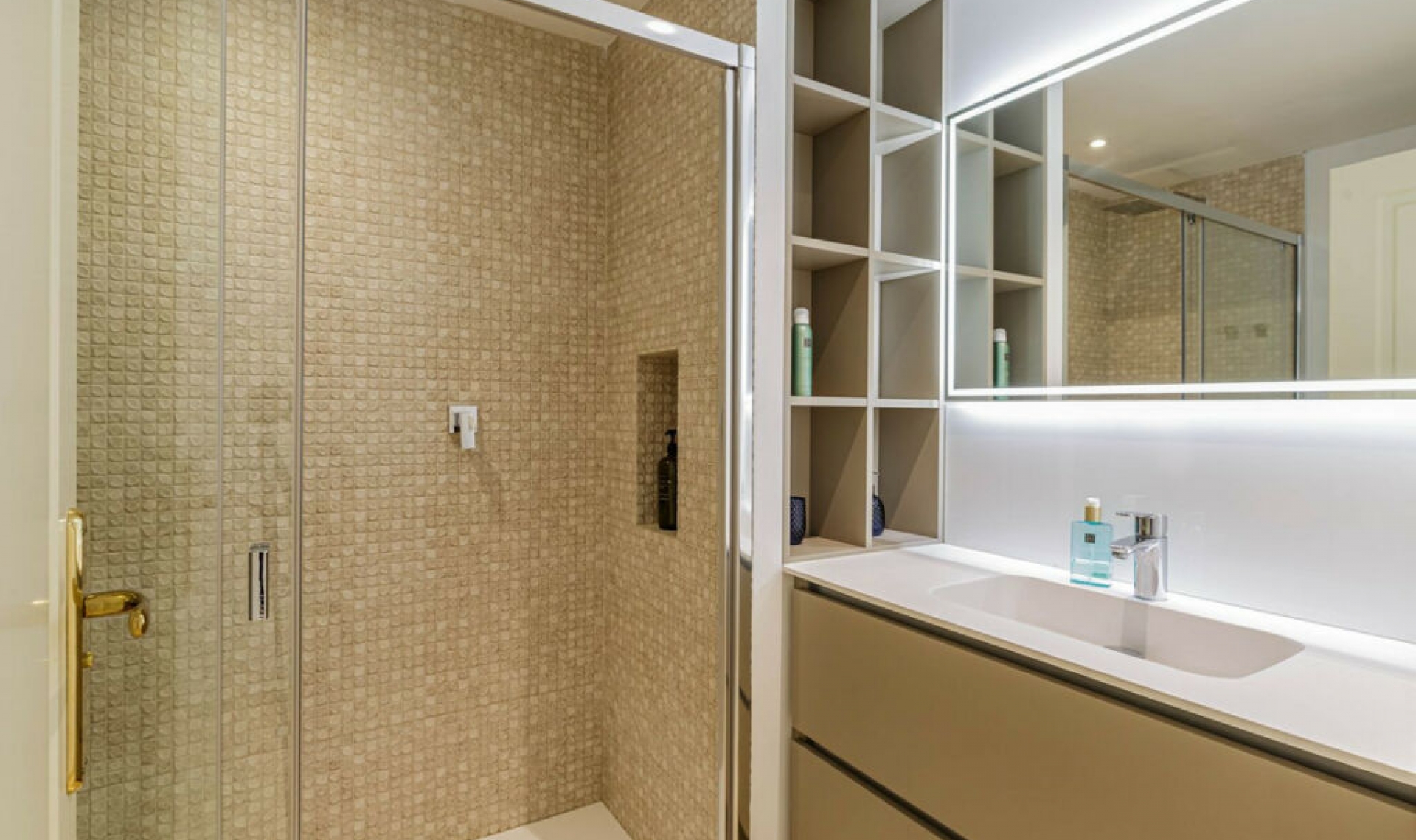 Resale - Apartment -
La Quinta