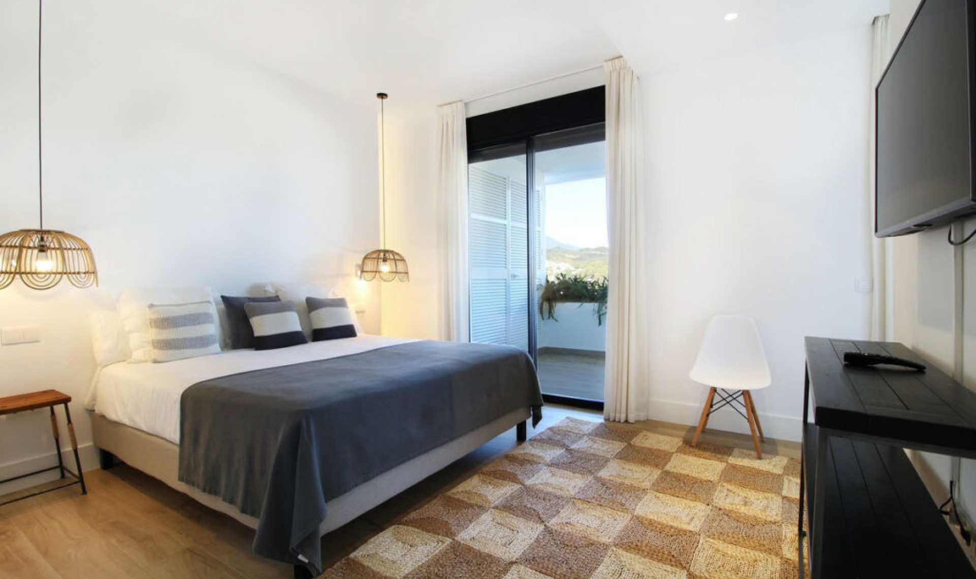 Resale - Apartment -
Las Brisas