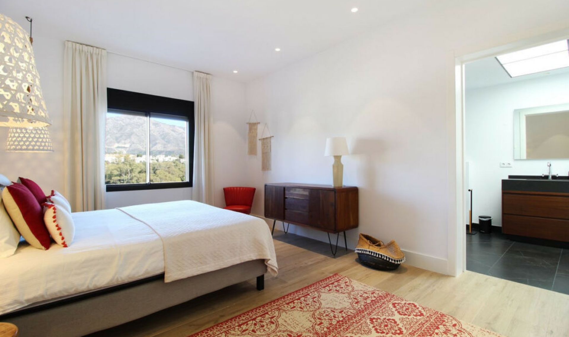 Resale - Apartment -
Las Brisas