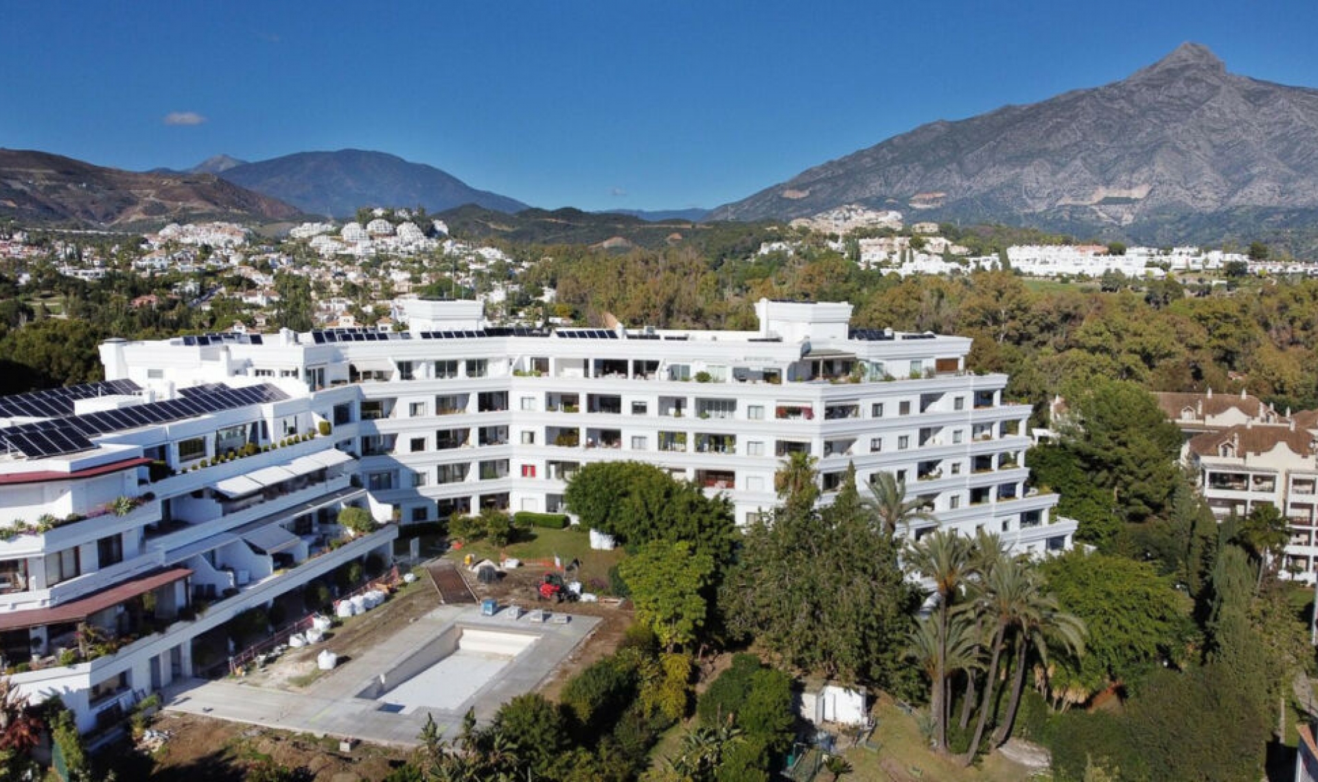 Resale - Apartment -
Las Brisas