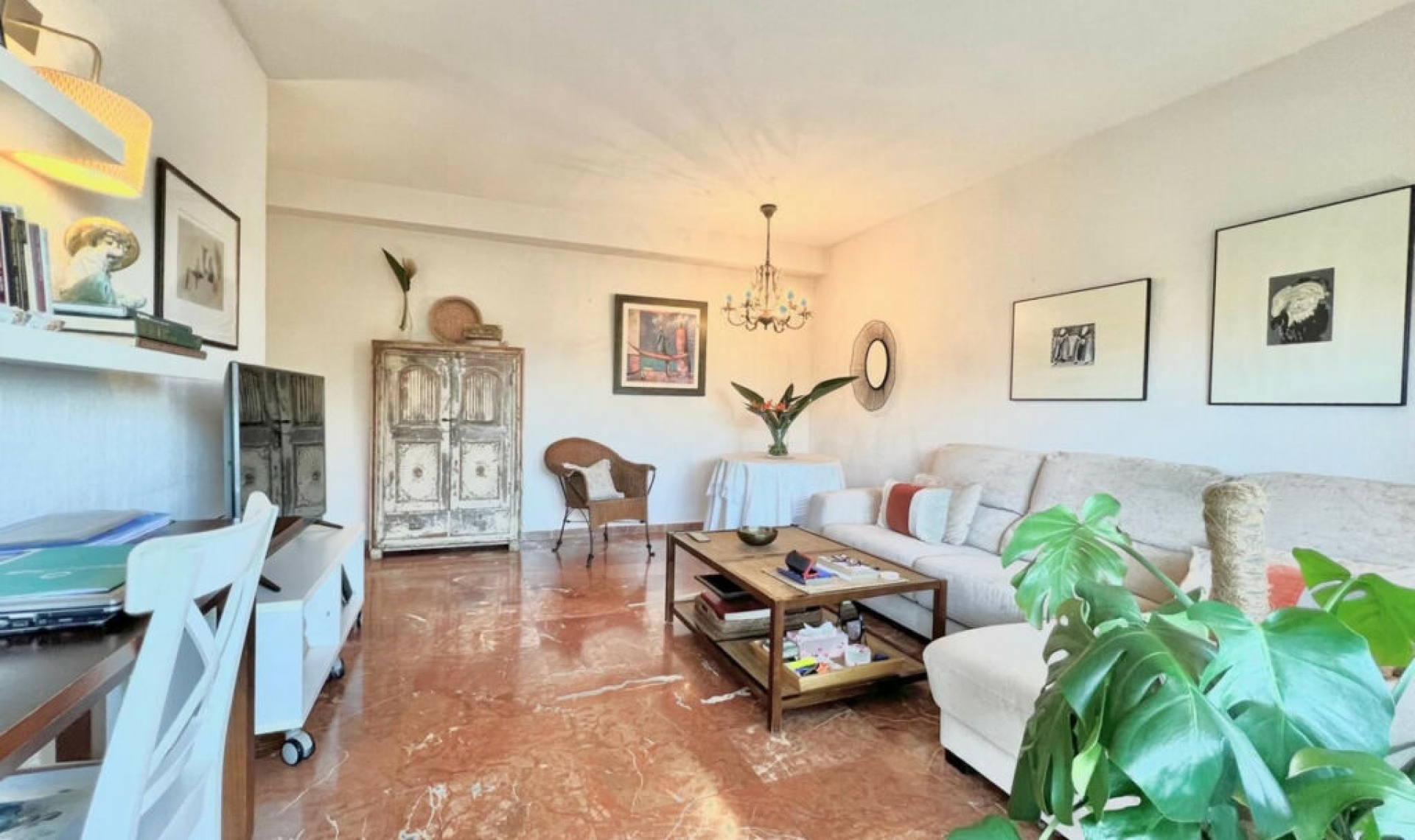 Resale - Apartment -
Las Chapas