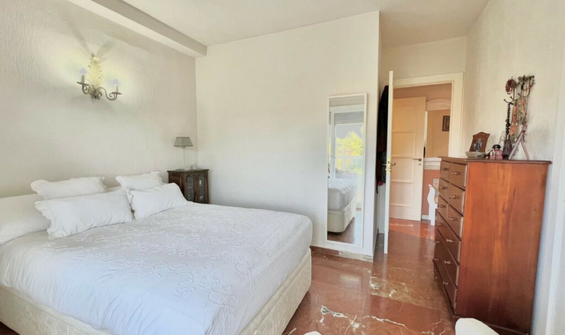 Resale - Apartment -
Las Chapas