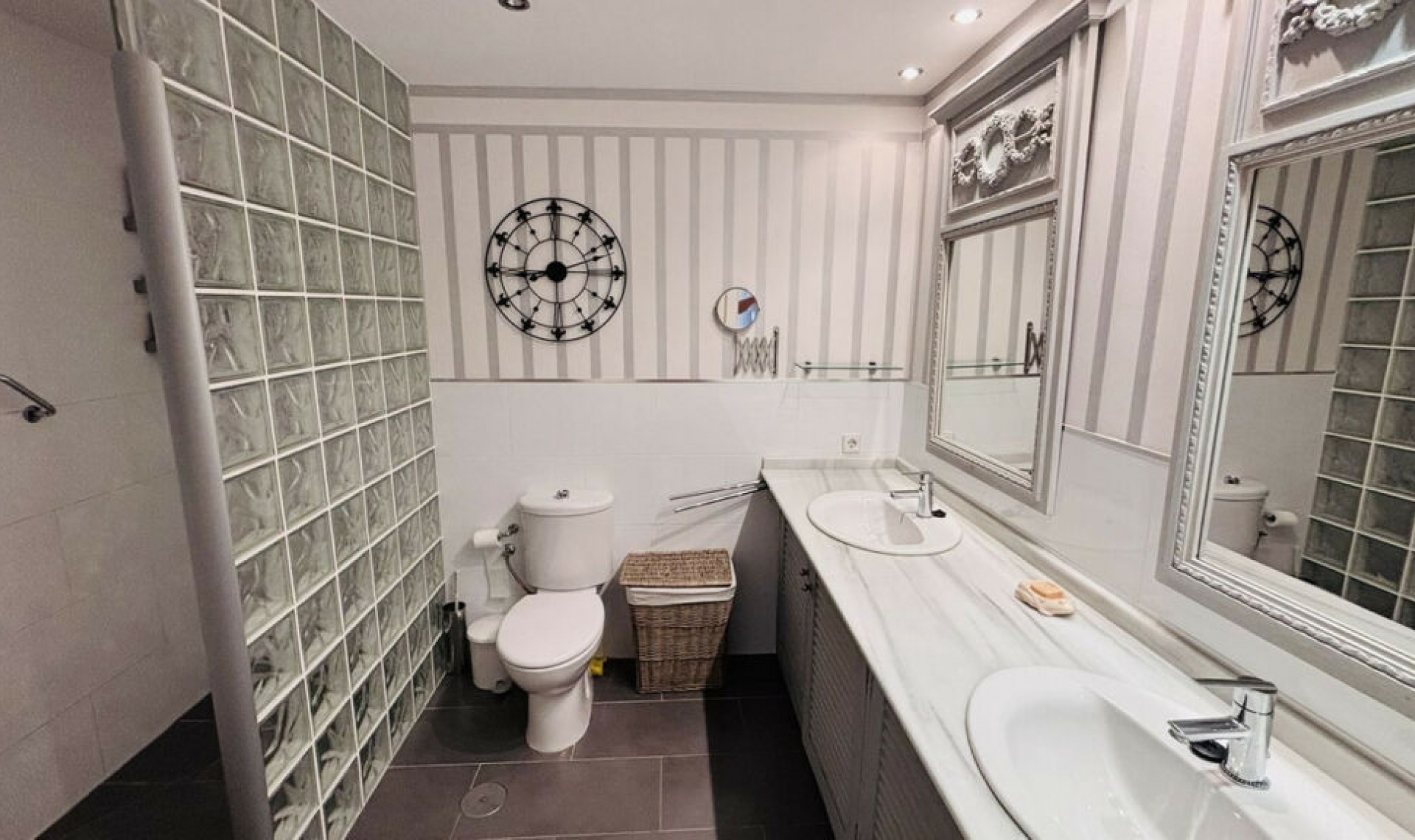 Resale - Apartment -
Las Chapas