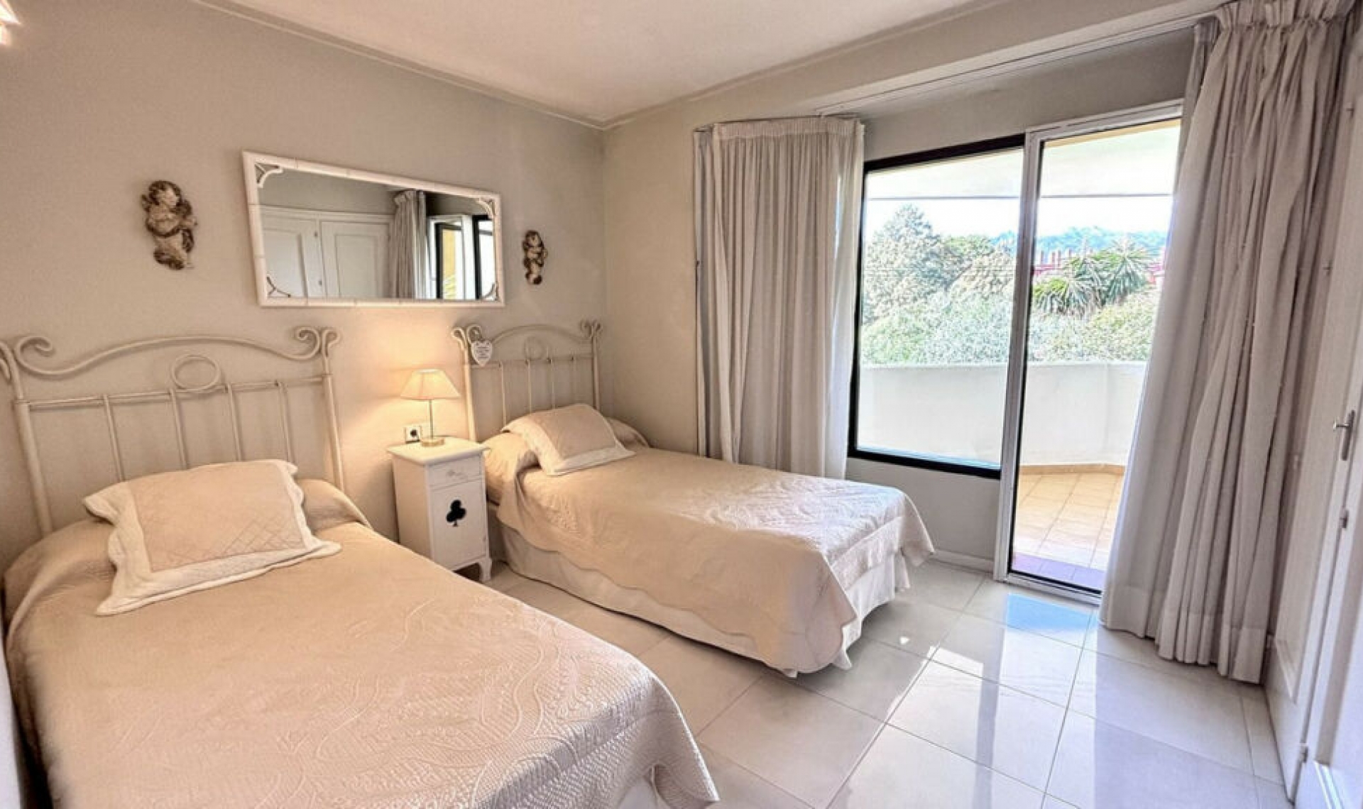 Resale - Apartment -
Las Chapas