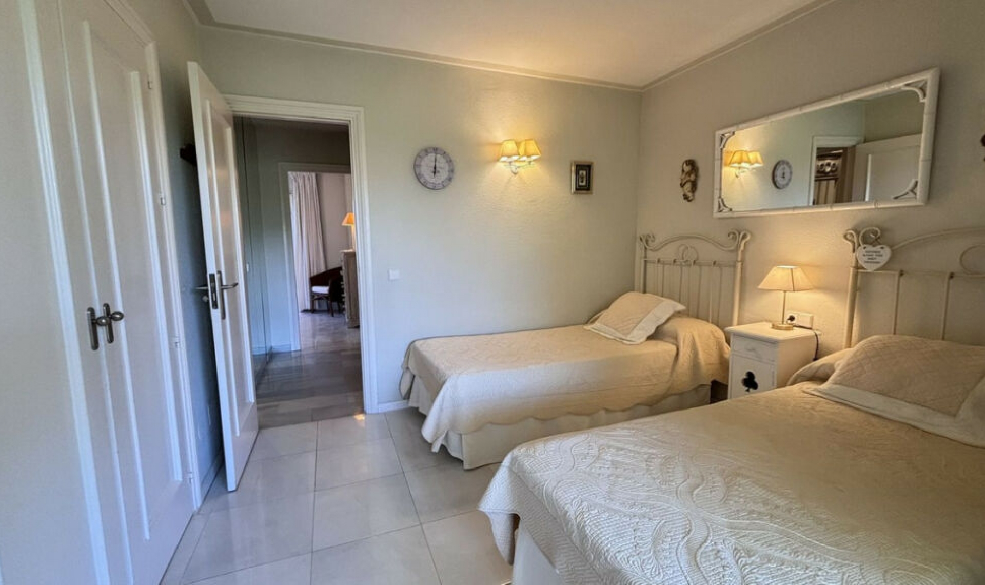 Resale - Apartment -
Las Chapas