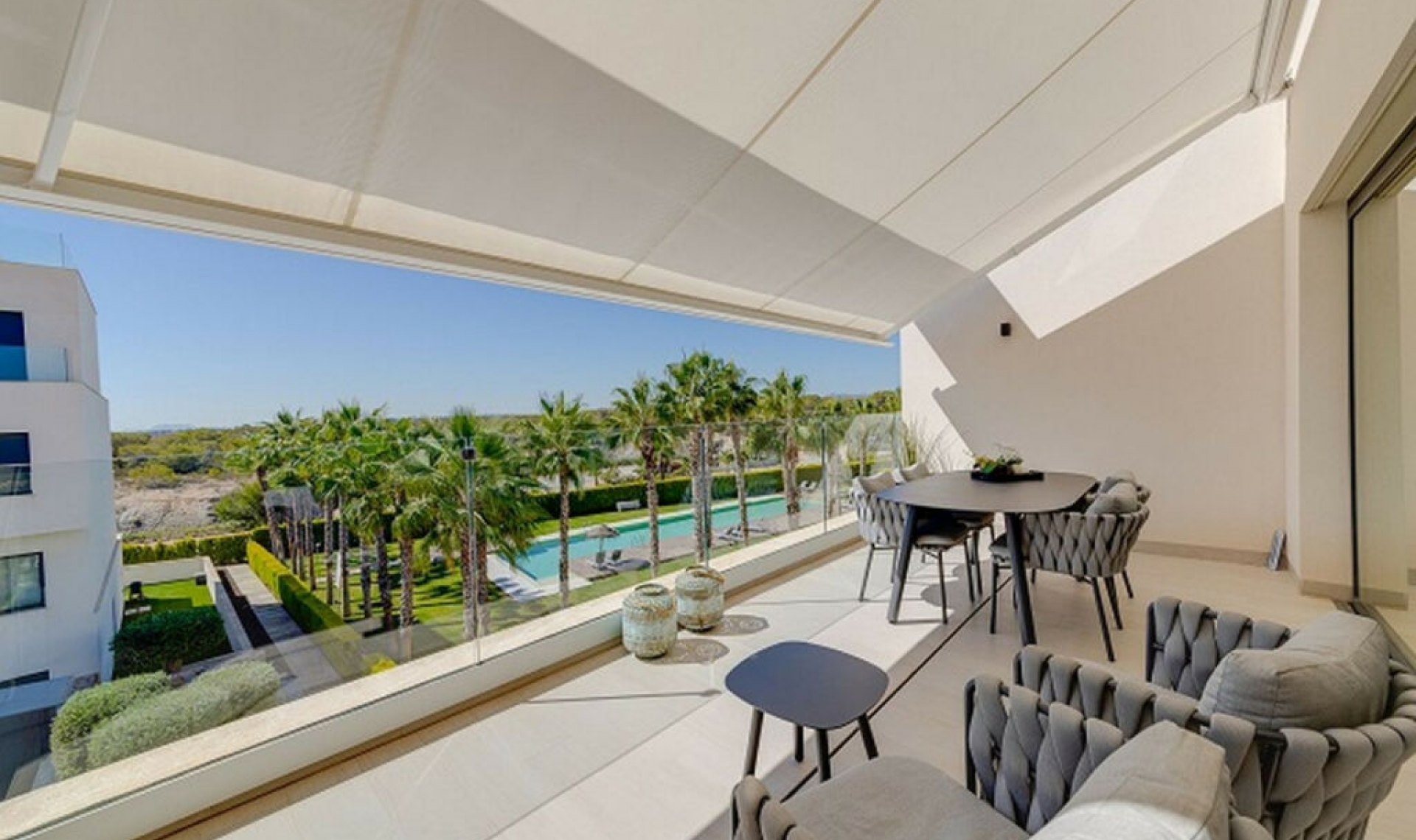 Resale - Apartment -
Las Colinas Golf