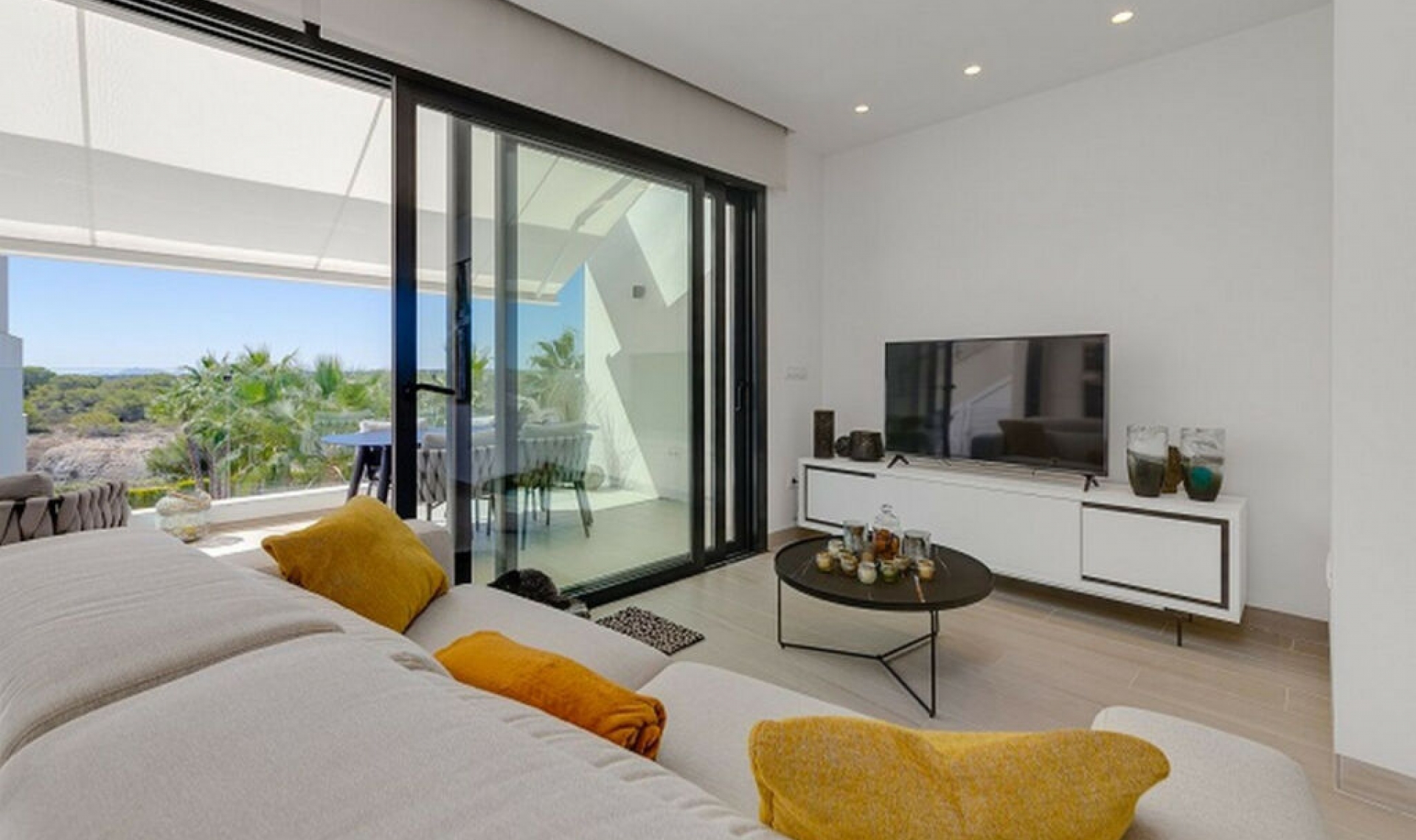 Resale - Apartment -
Las Colinas Golf