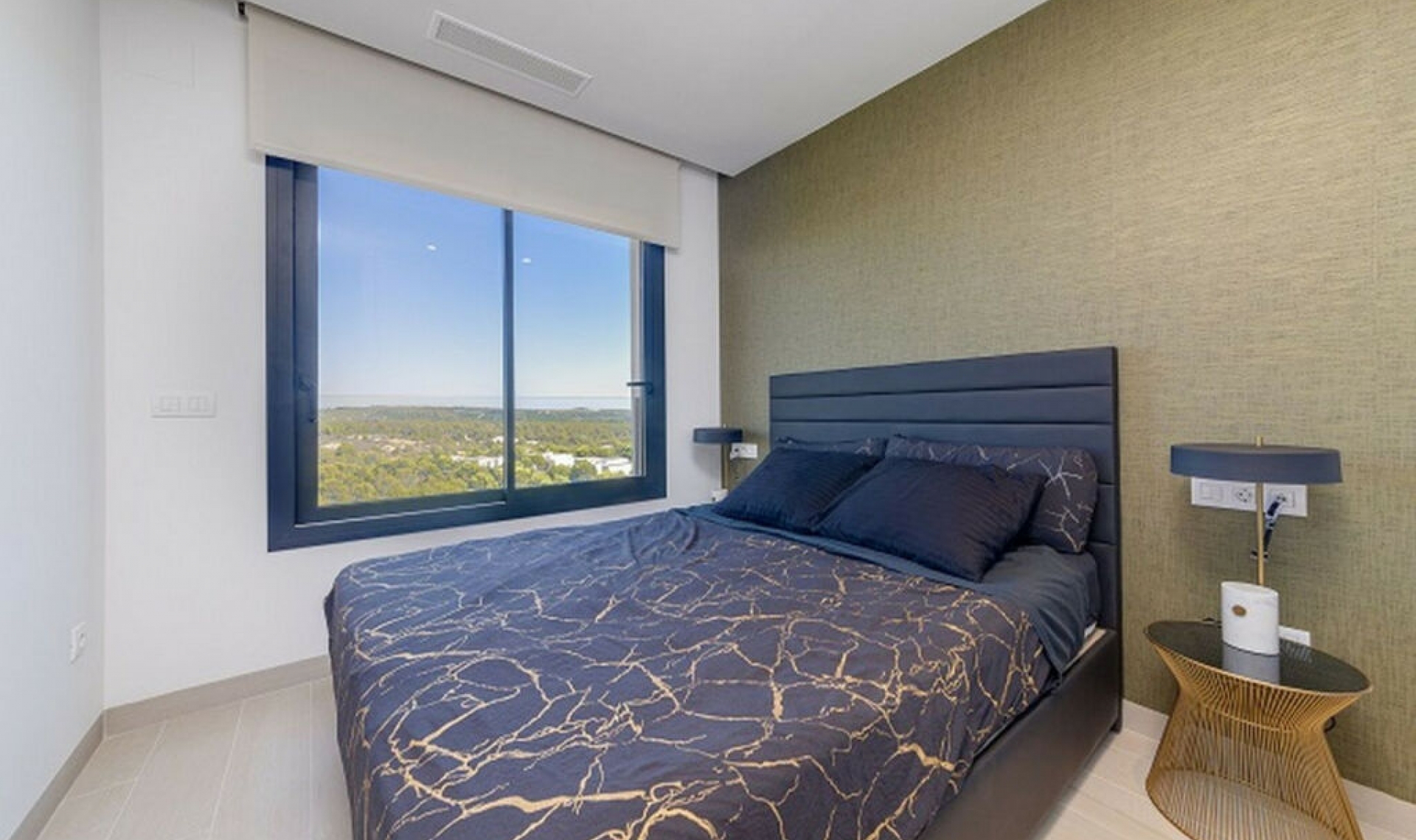 Resale - Apartment -
Las Colinas Golf