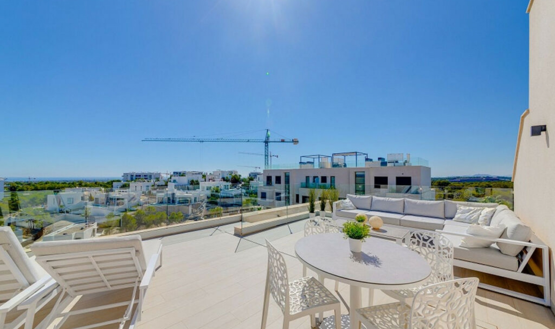 Resale - Apartment -
Las Colinas Golf