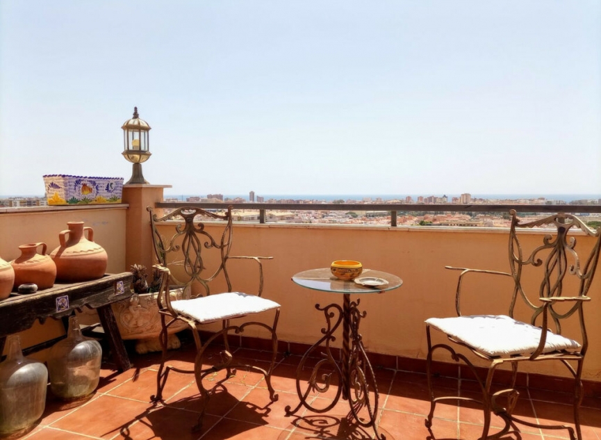 Resale - Apartment -
Las Lagunas