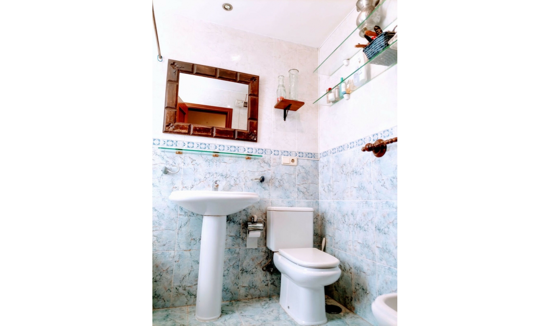 Resale - Apartment -
Las Lagunas