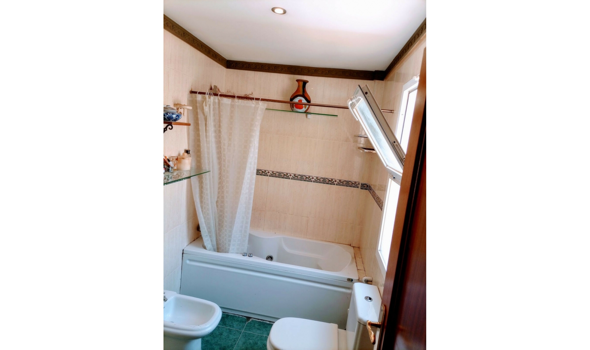Resale - Apartment -
Las Lagunas