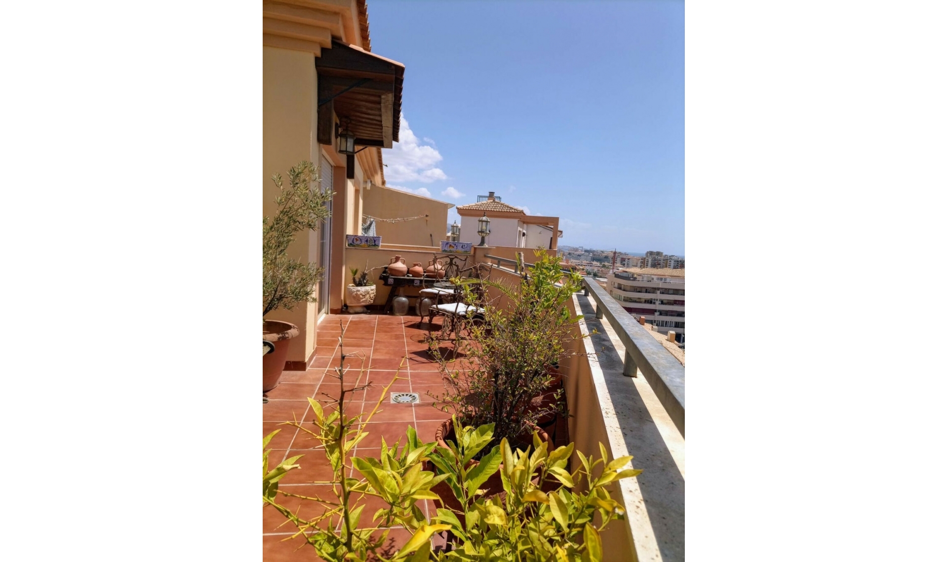 Resale - Apartment -
Las Lagunas