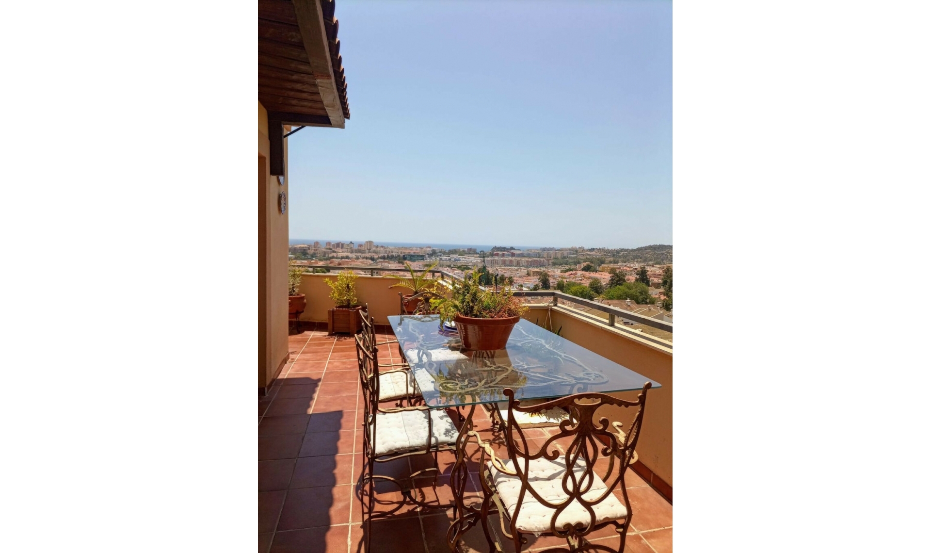 Resale - Apartment -
Las Lagunas