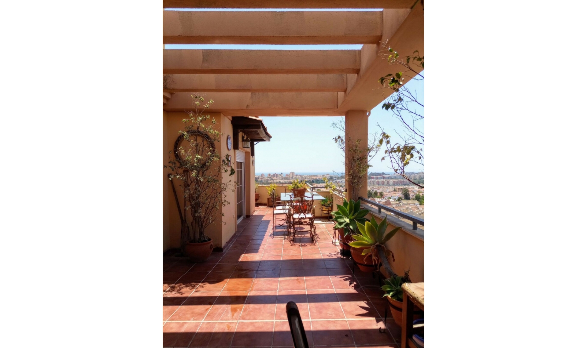 Resale - Apartment -
Las Lagunas