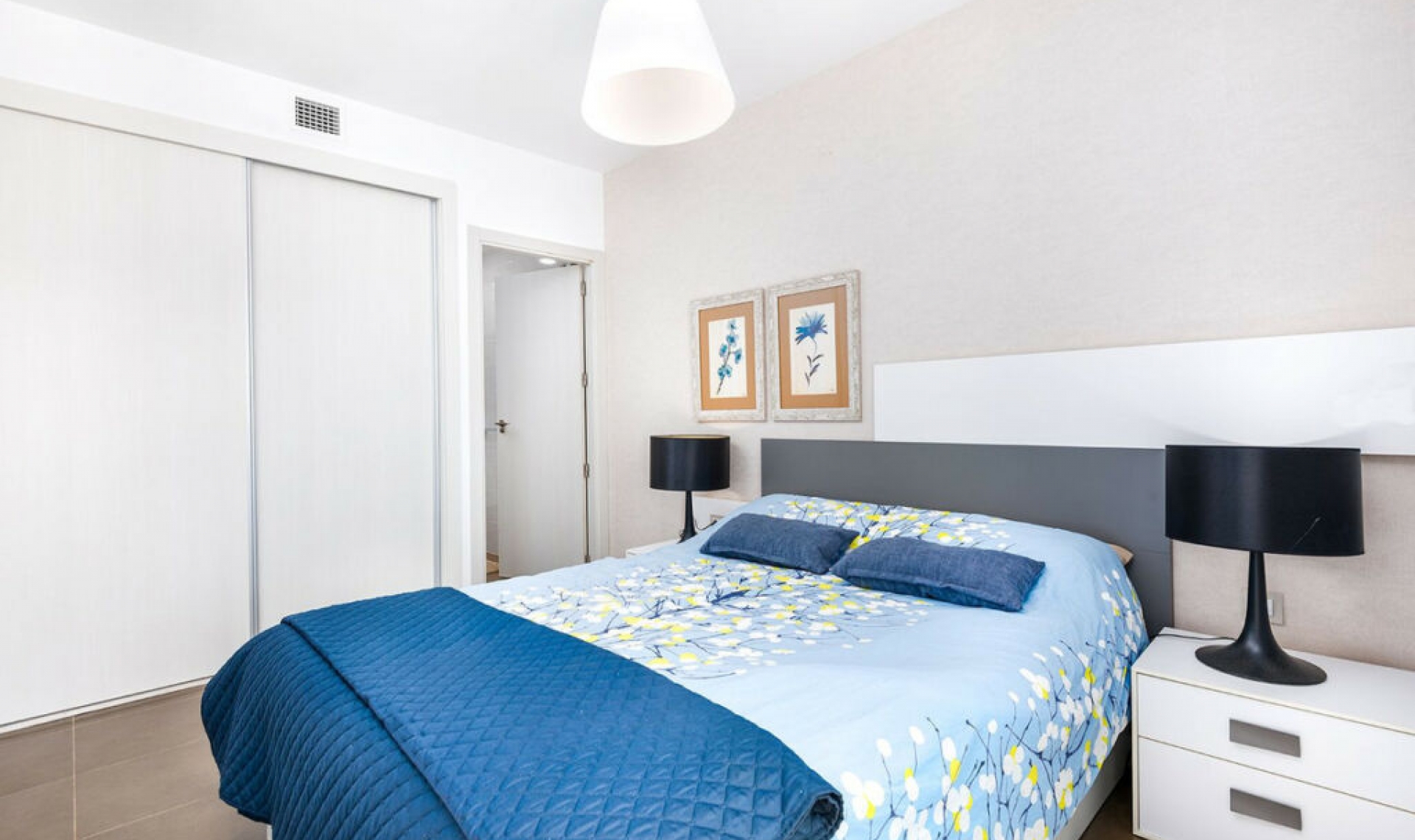 Resale - Apartment -
Lomas de Cabo Roig