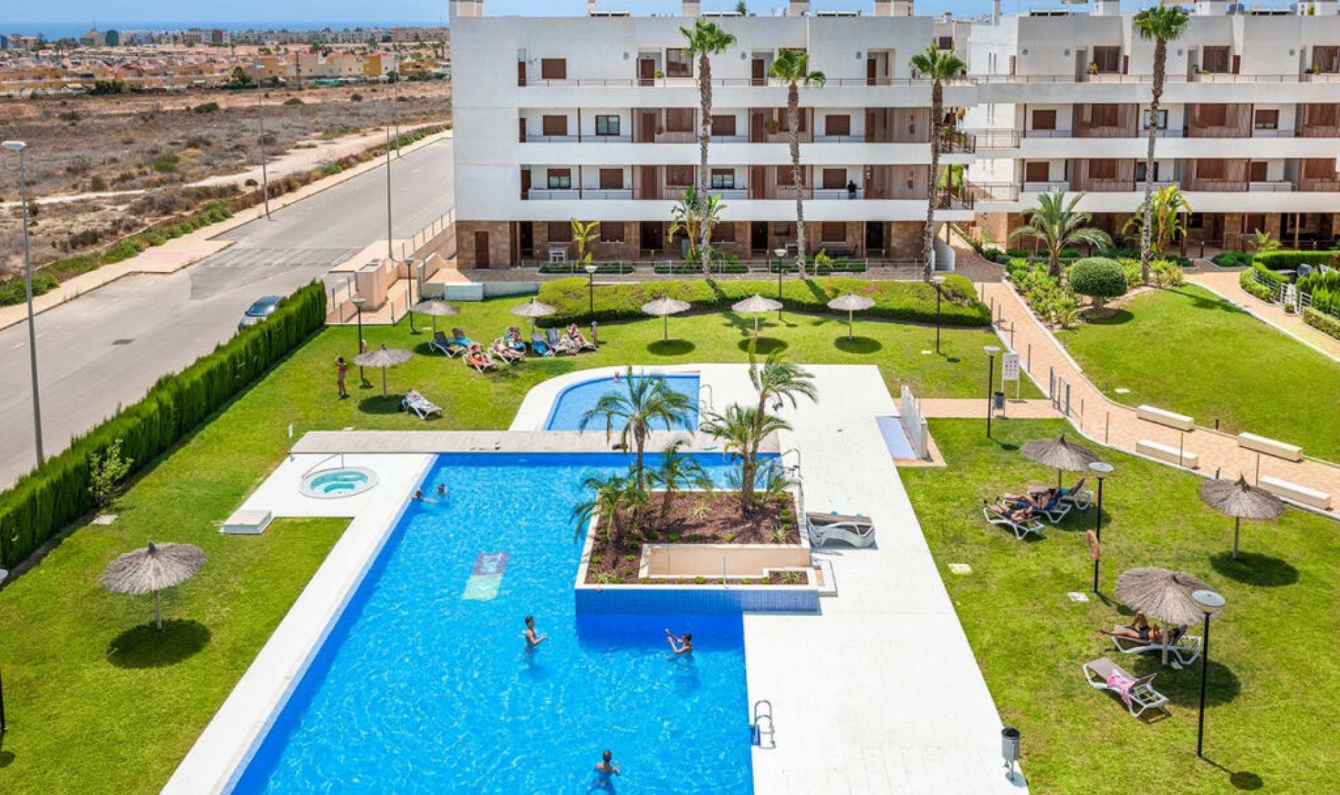 Resale - Apartment -
Lomas de Cabo Roig