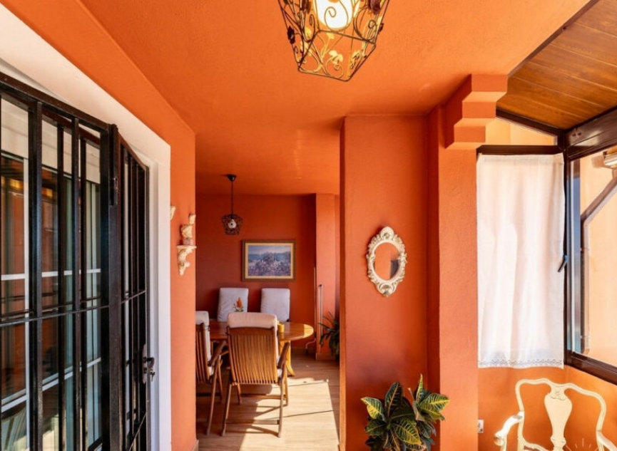 Resale - Apartment -
Los Alamos